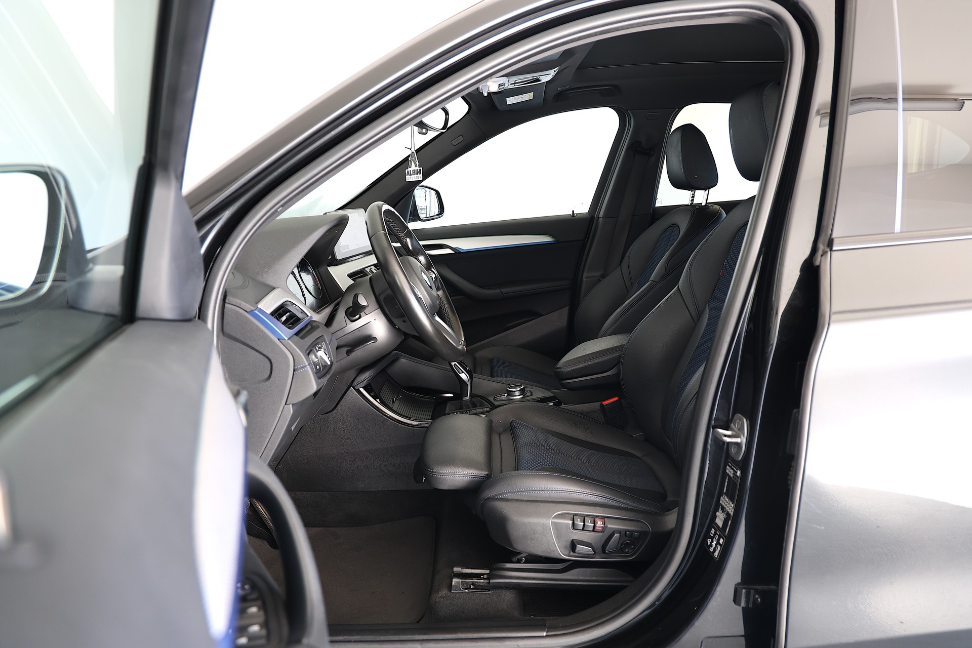 BMW X1 xDrive 18d M Sport Steptronic-image-6