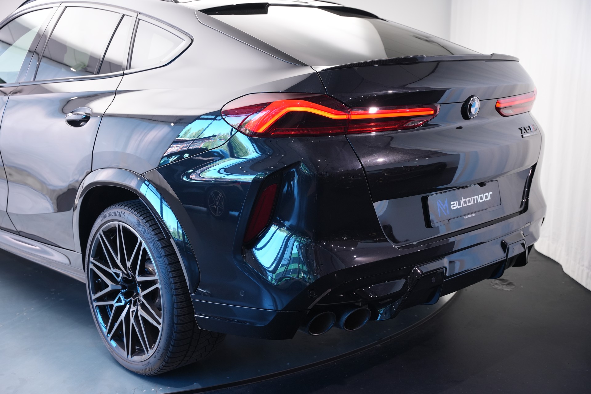 BMW X6M Steptronic M Competition *CH-Fahrzeug* *Carbon* *B&W*-image-49