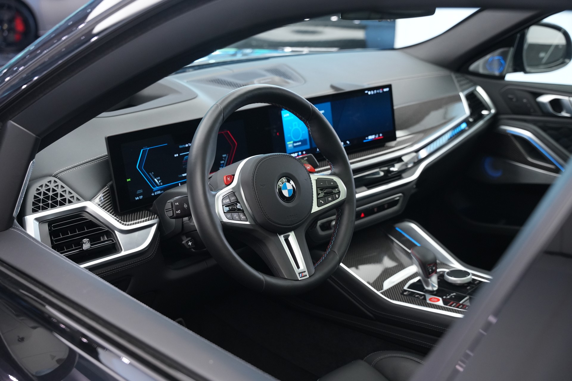 BMW X6M Steptronic M Competition *CH-Fahrzeug* *Carbon* *B&W*-image-56