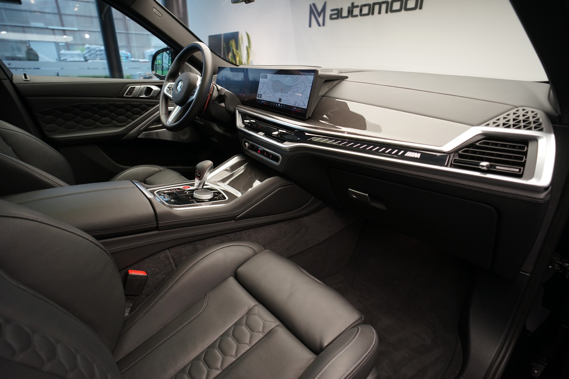 BMW X6M Steptronic M Competition *CH-Fahrzeug* *Carbon* *B&W*-image-13