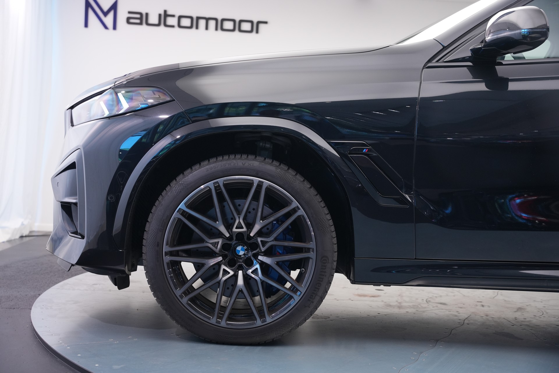 BMW X6M Steptronic M Competition *CH-Fahrzeug* *Carbon* *B&W*-image-47