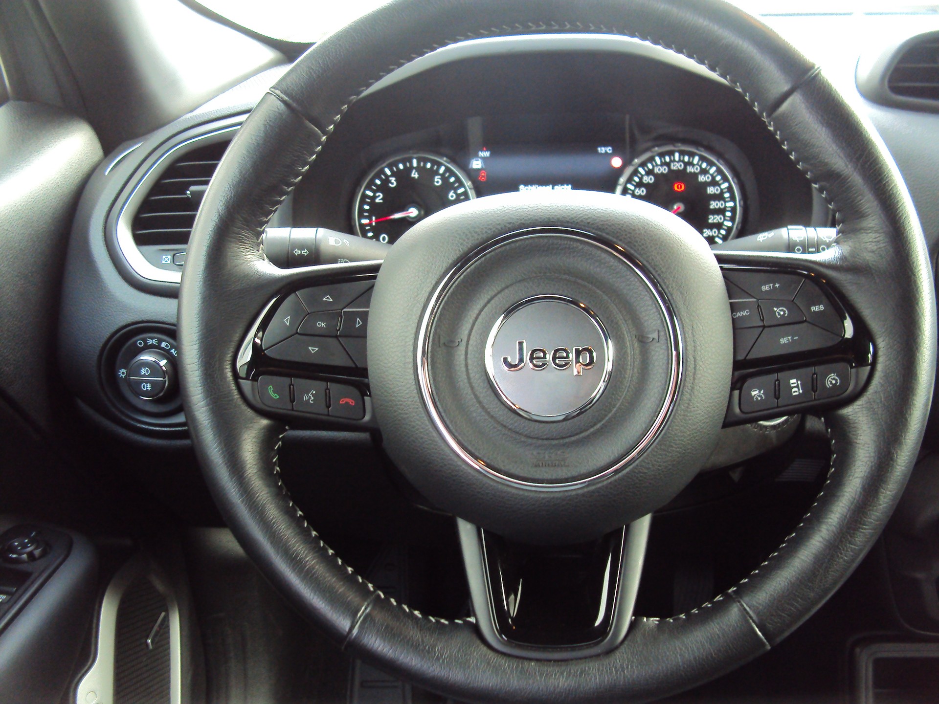 JEEP Renegade 1.0 Turbo 80TH Anniversary-image-10