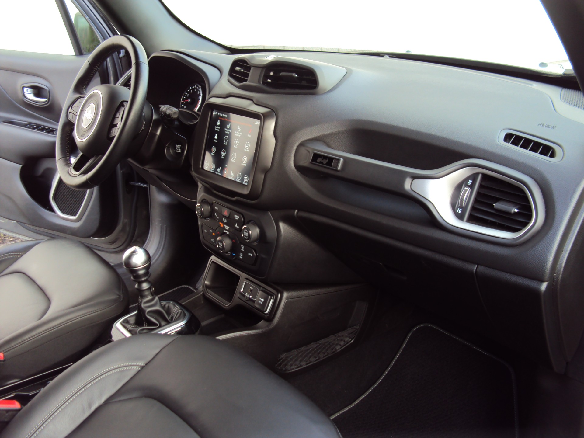 JEEP Renegade 1.0 Turbo 80TH Anniversary-image-12