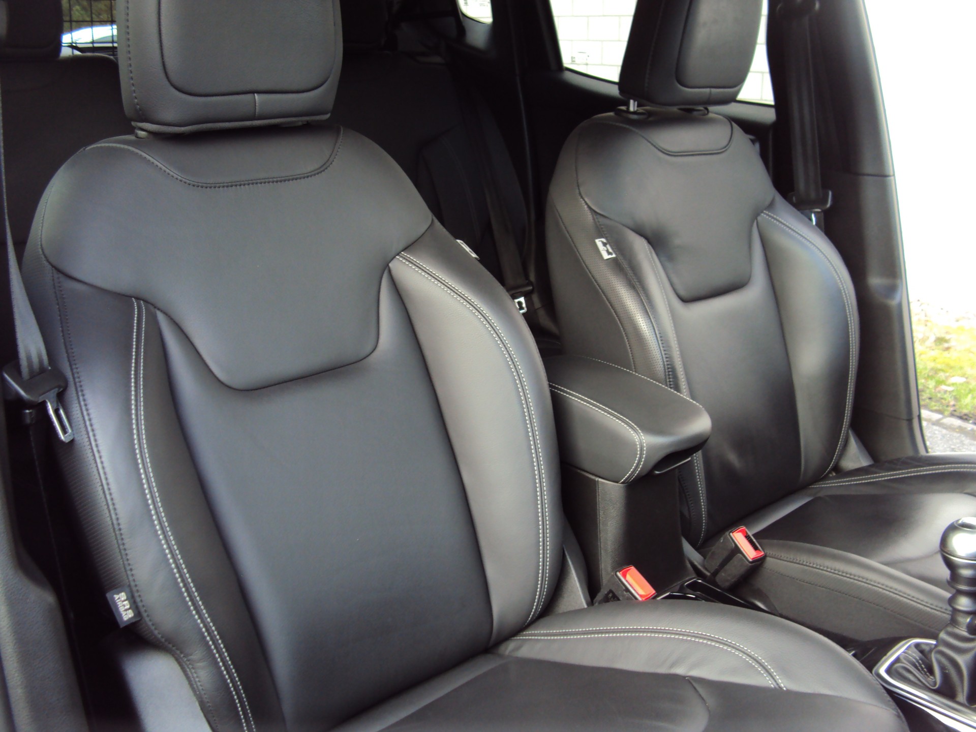 JEEP Renegade 1.0 Turbo 80TH Anniversary-image-14