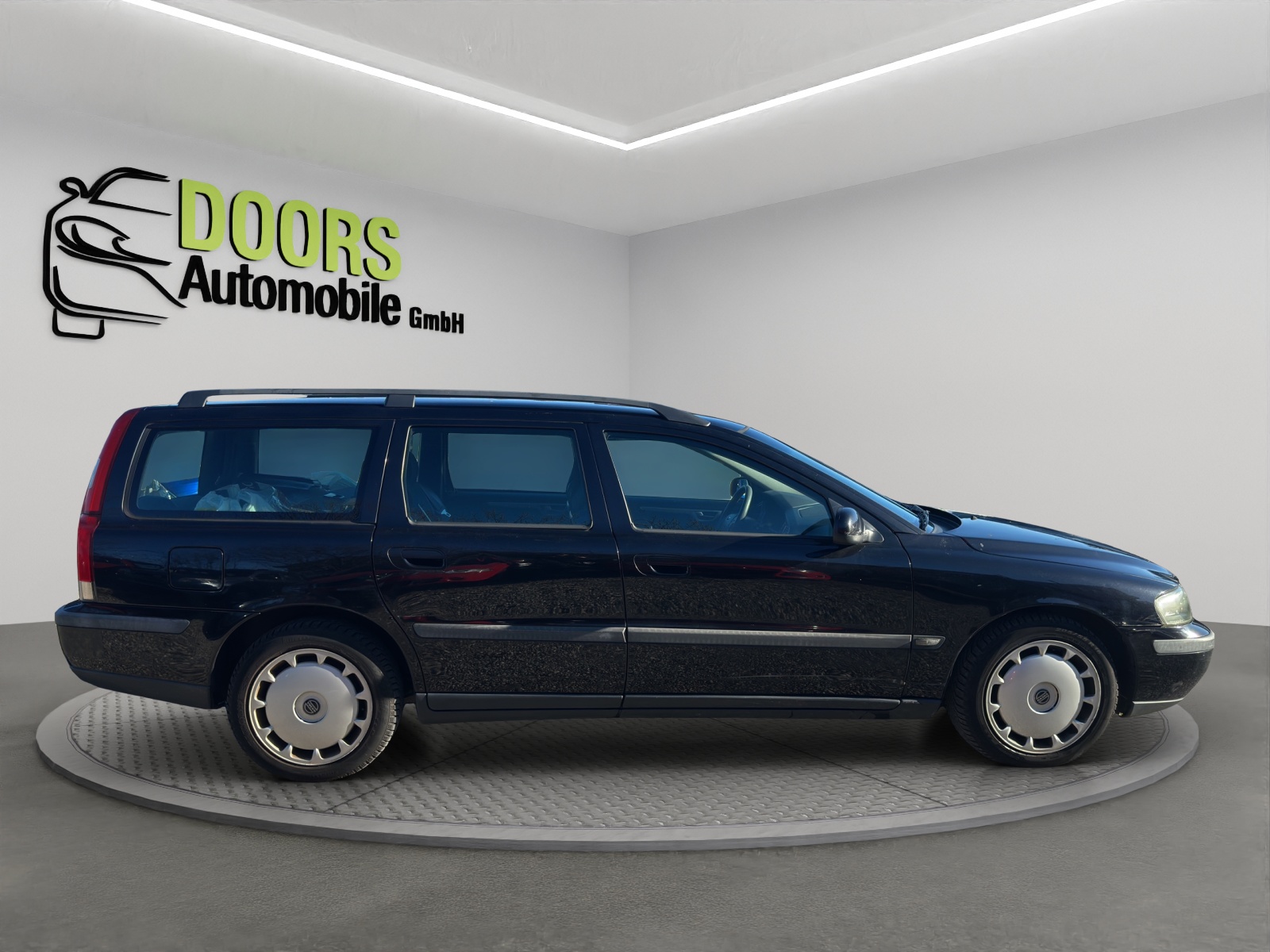 VOLVO V70 2.0T-image-6