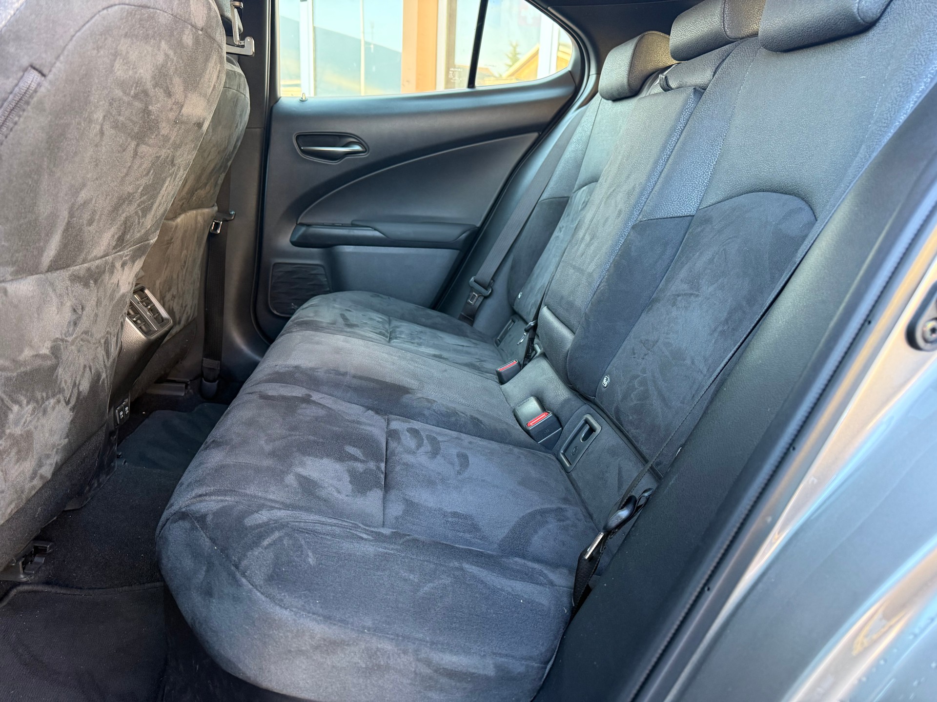 LEXUS UX 250h Impression Automatic-image-6