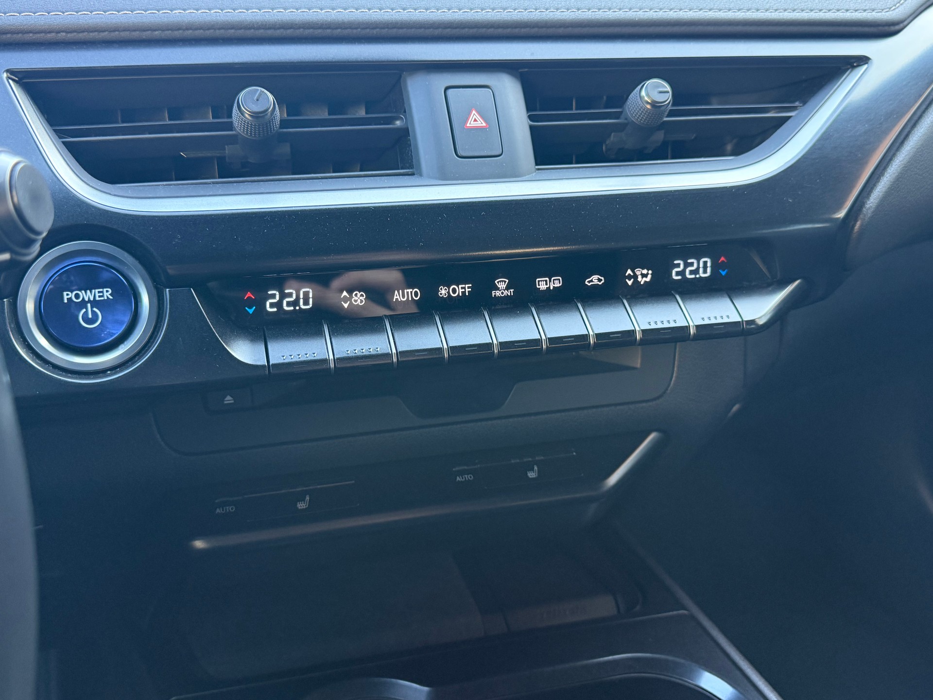 LEXUS UX 250h Impression Automatic-image-10