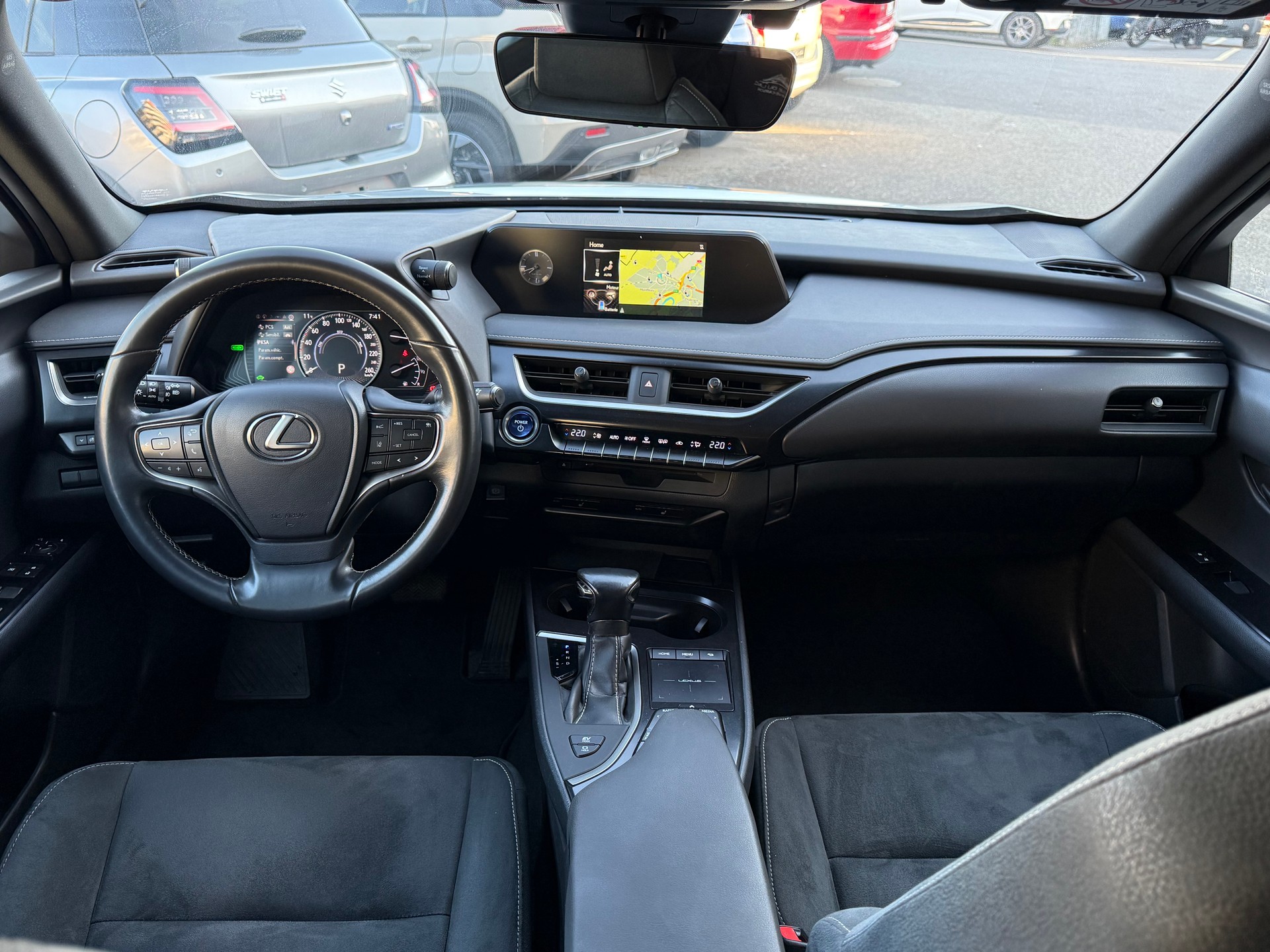 LEXUS UX 250h Impression Automatic-image-14