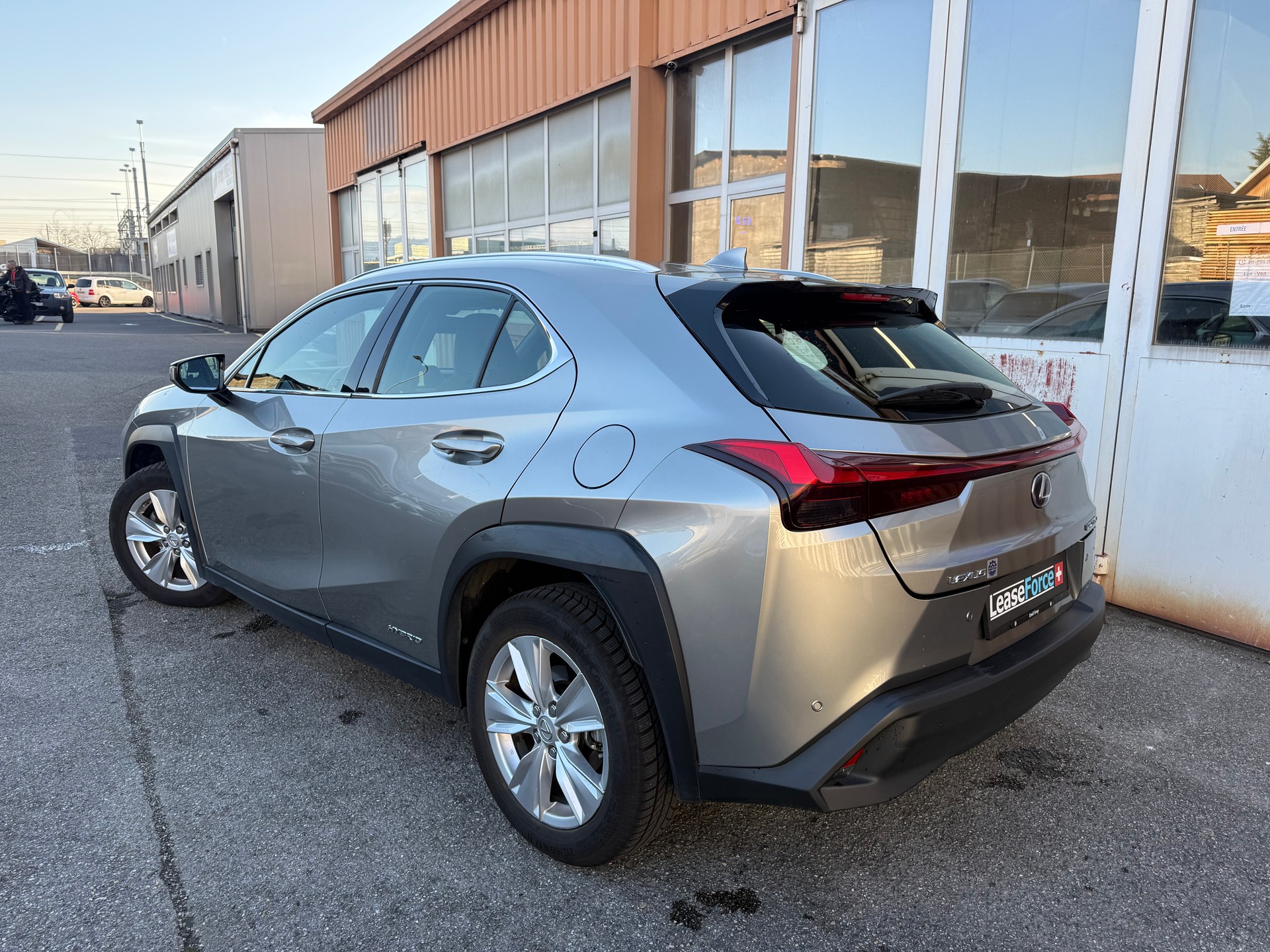 LEXUS UX 250h Impression Automatic-image-3