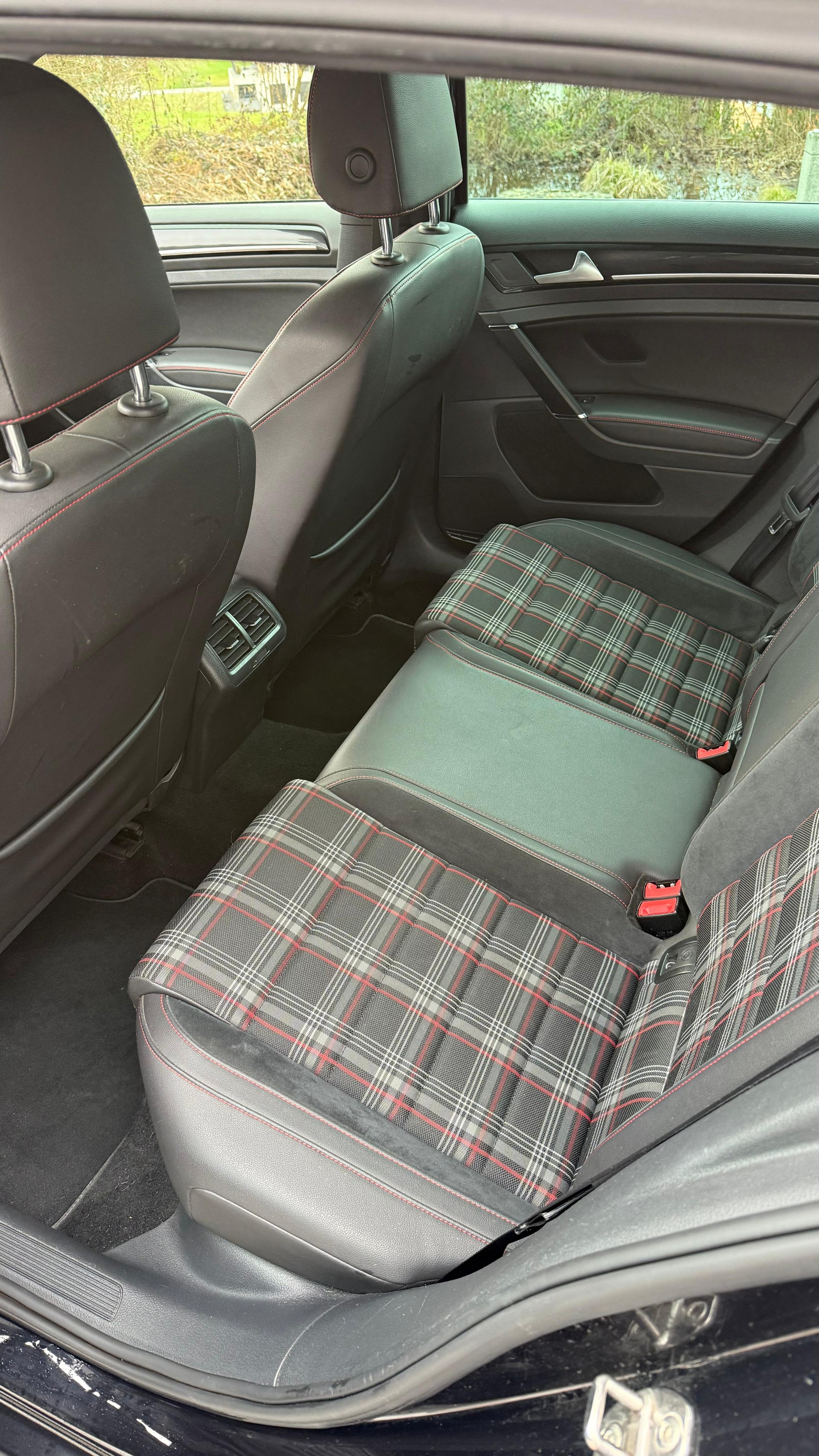 VW Golf 2.0 TSI GTI Performance DSG-image-10