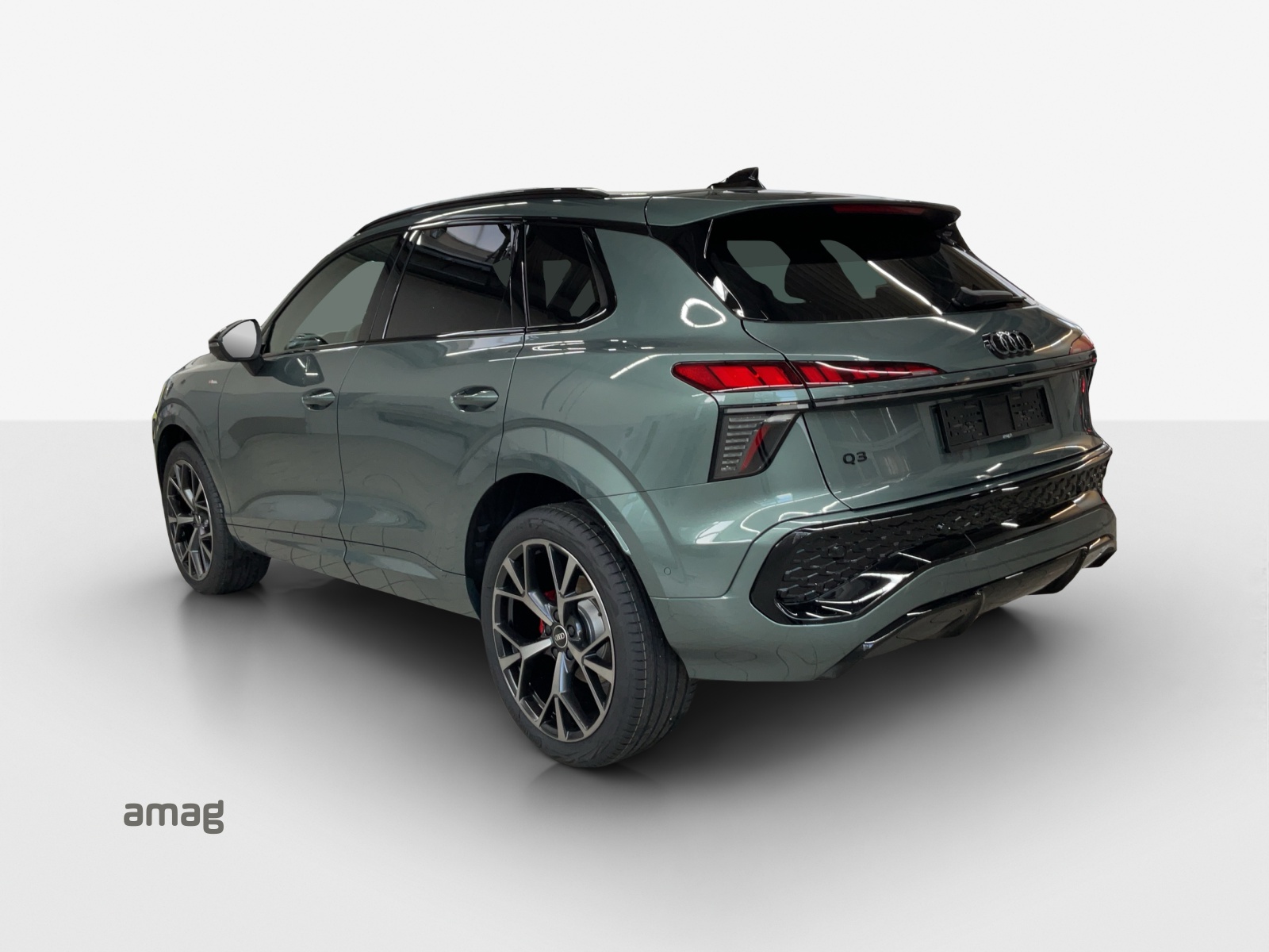 AUDI Q3 SUV 110 kW TFSI S tronic-image-2