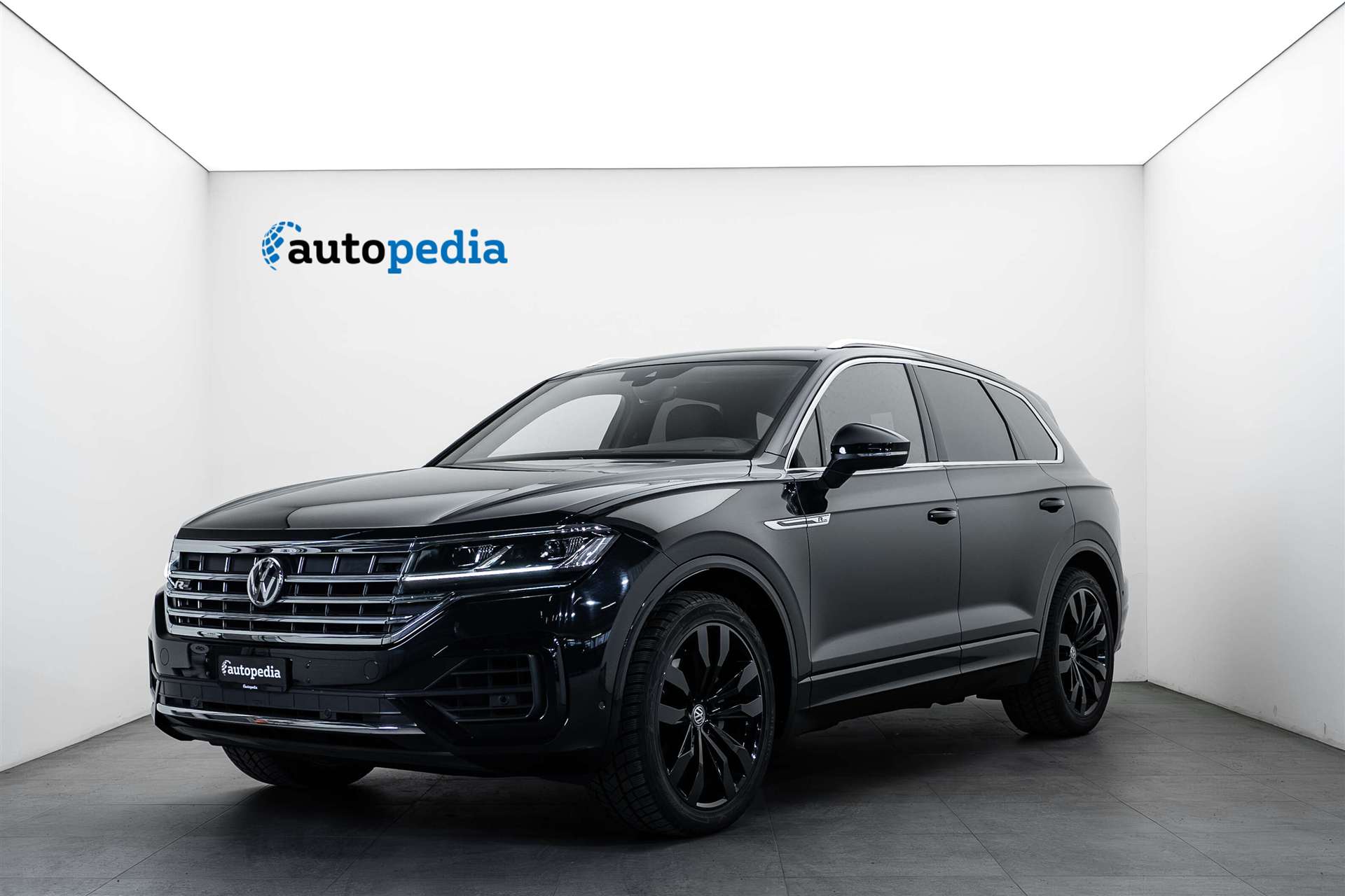 VW Touareg 3.0 TDI R Line Tiptronic-image-0