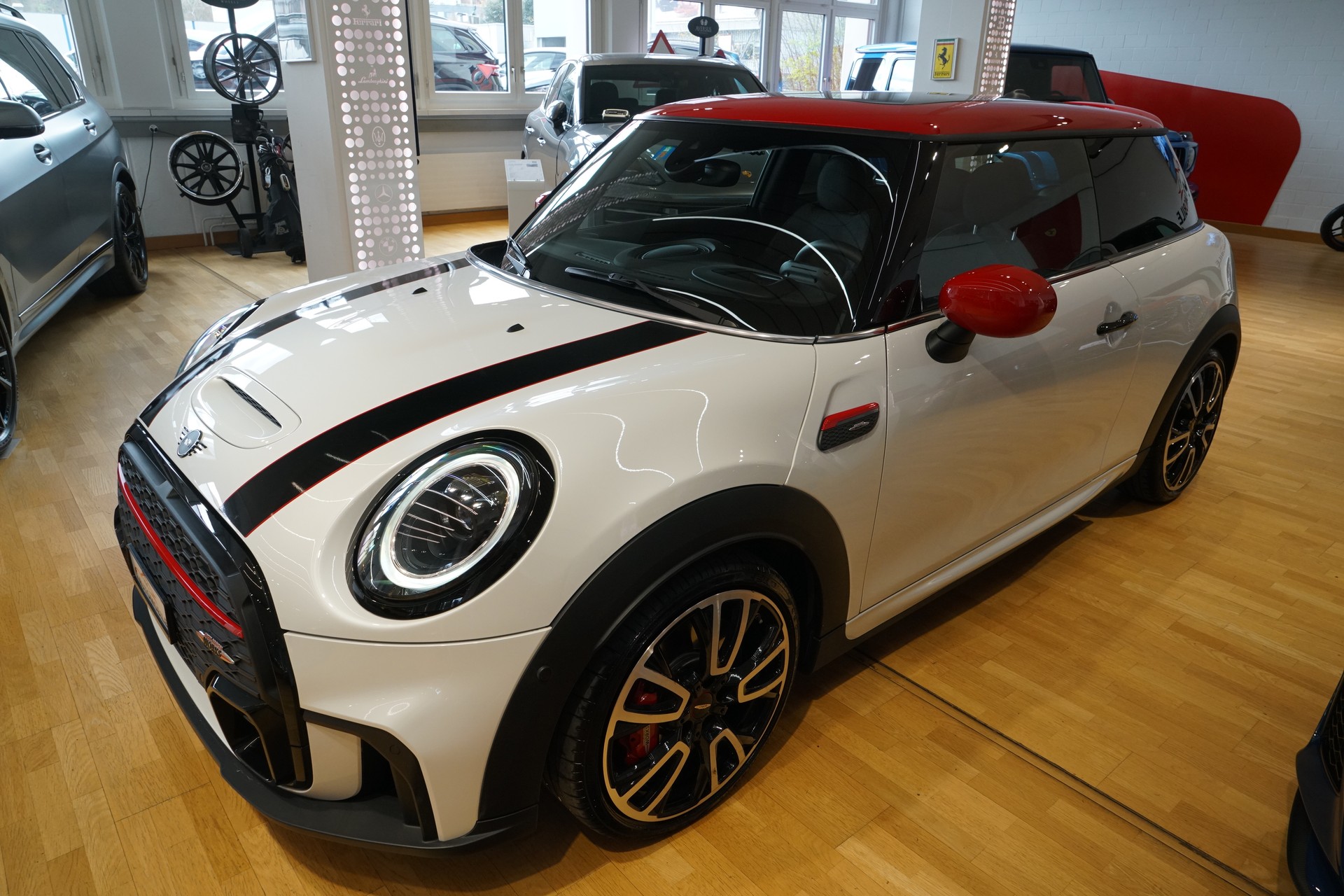 MINI Cooper John Cooper Works Steptronic-image-11