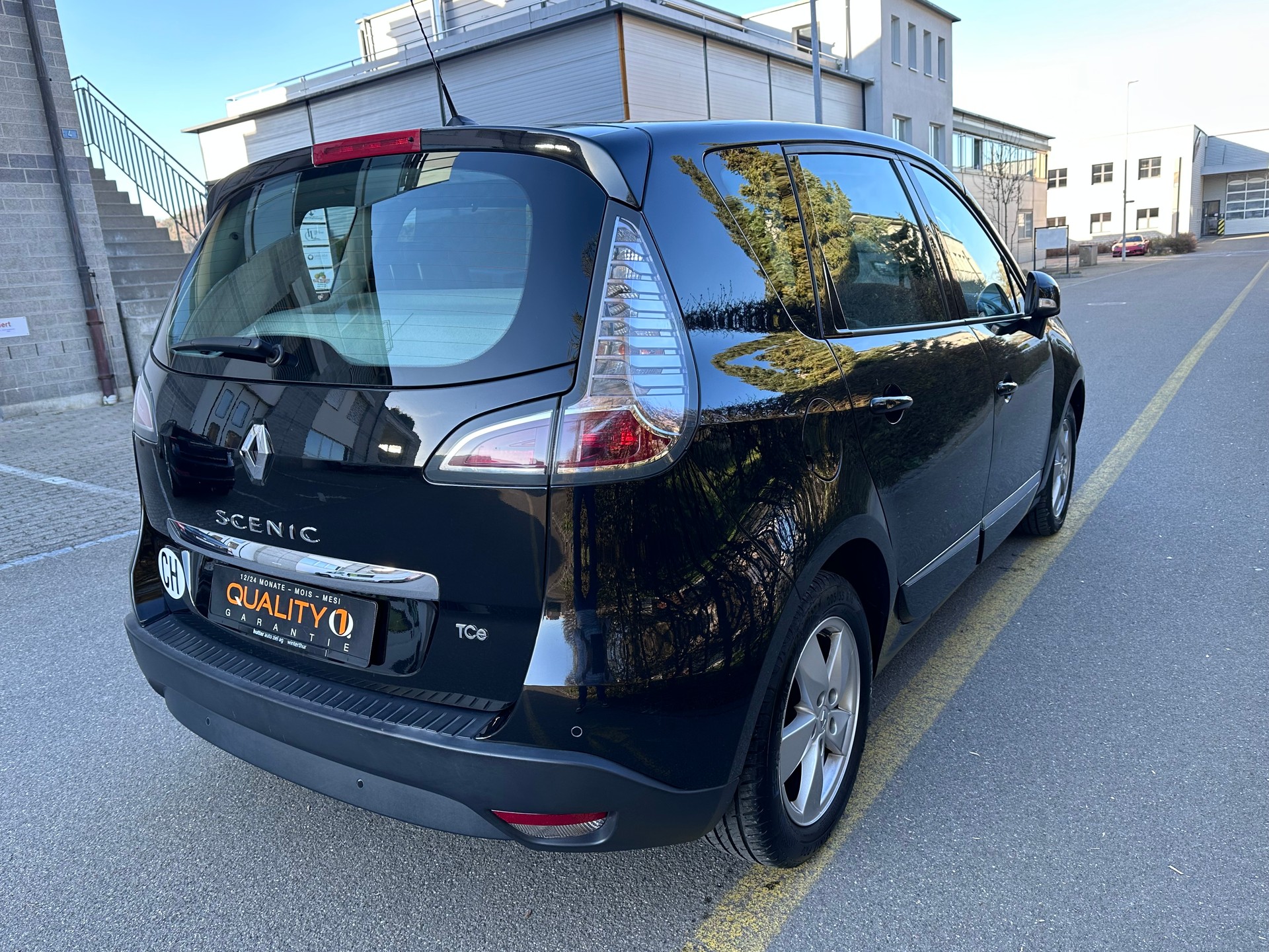 RENAULT Scénic 1.4 16V Turbo Bose-image-3