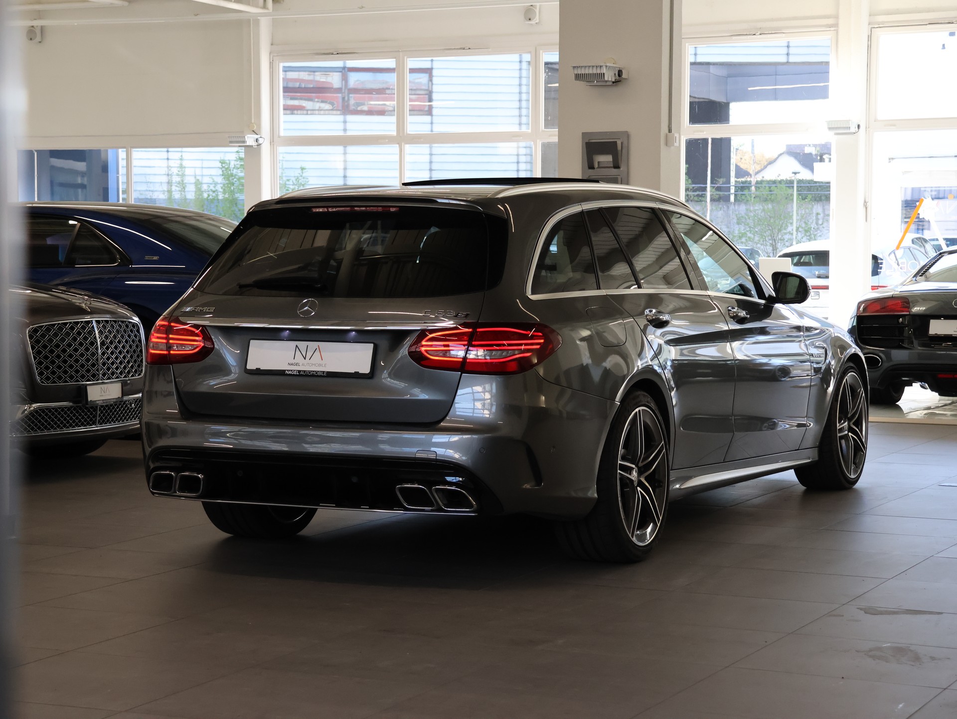 MERCEDES-BENZ C 63 S AMG *Performance Abgassanlage* *Carbon Packet* *Burmester*-image-12