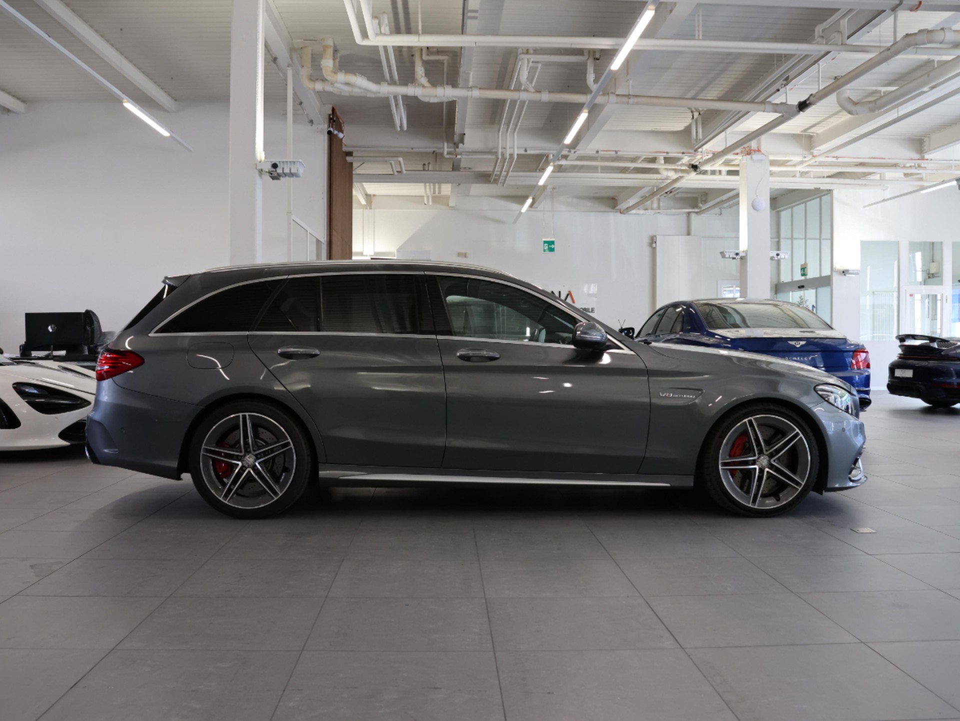 MERCEDES-BENZ C 63 S AMG *Performance Abgassanlage* *Carbon Packet* *Burmester*-image-7