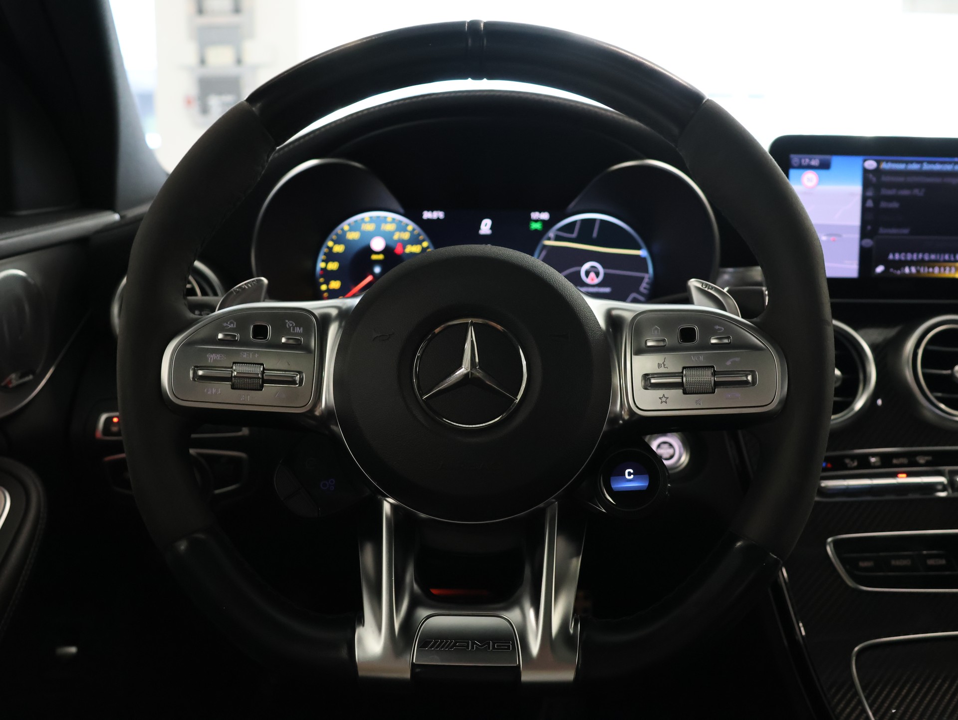 MERCEDES-BENZ C 63 S AMG *Performance Abgassanlage* *Carbon Packet* *Burmester*-image-23
