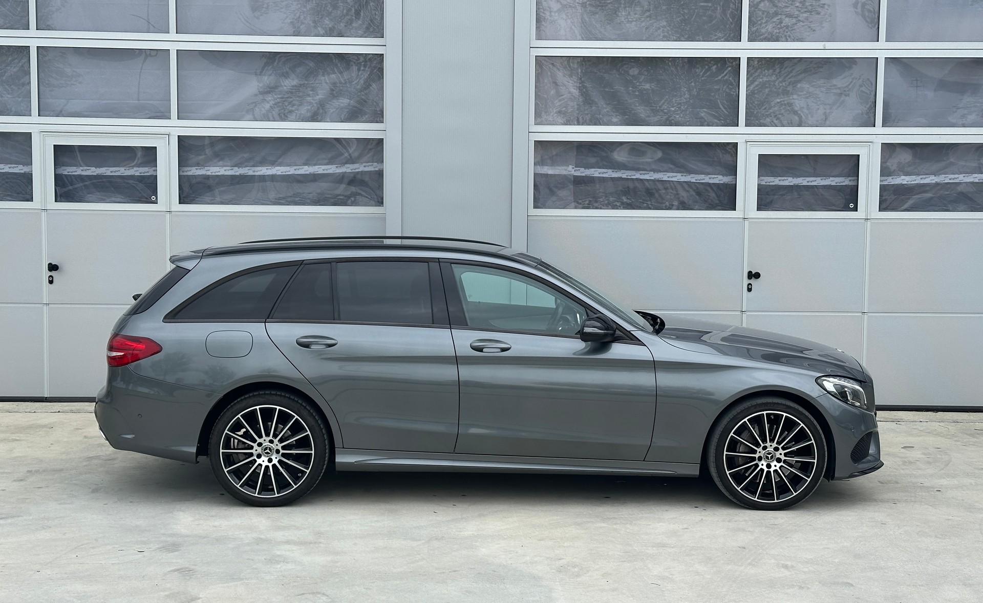 MERCEDES-BENZ C 250 d AMG Line 4Matic 9G-Tronic-image-1