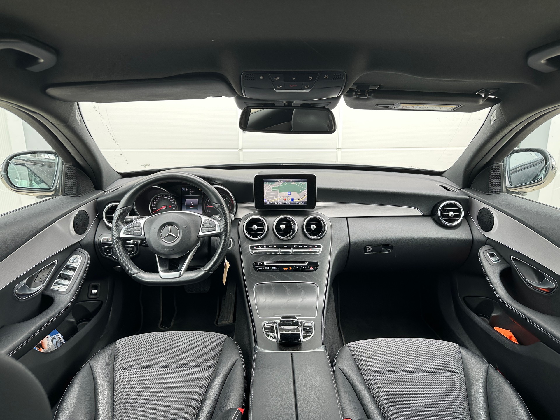 MERCEDES-BENZ C 250 d AMG Line 4Matic 9G-Tronic-image-7