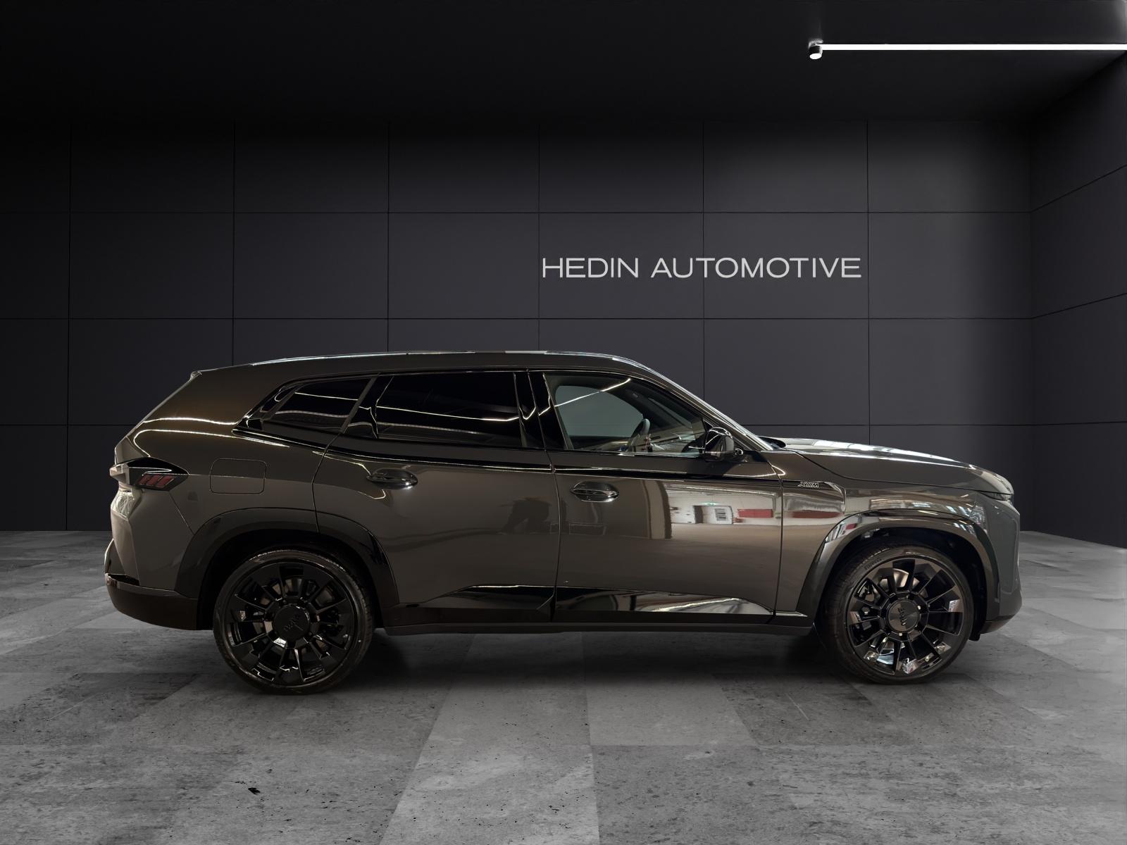 BMW XM 50e Plug-in Hybrid-image-6