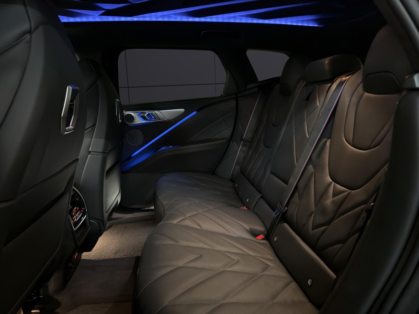 BMW XM 50e Plug-in Hybrid-image-17