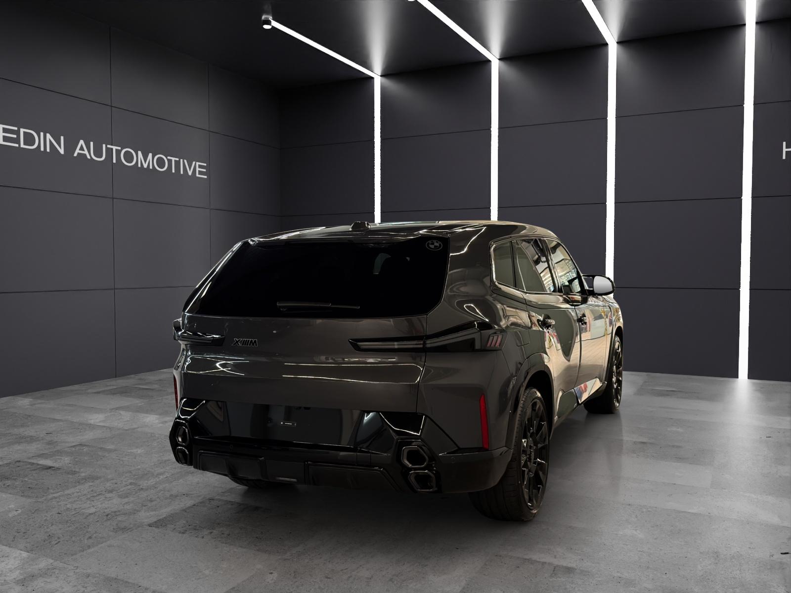 BMW XM 50e Plug-in Hybrid-image-5