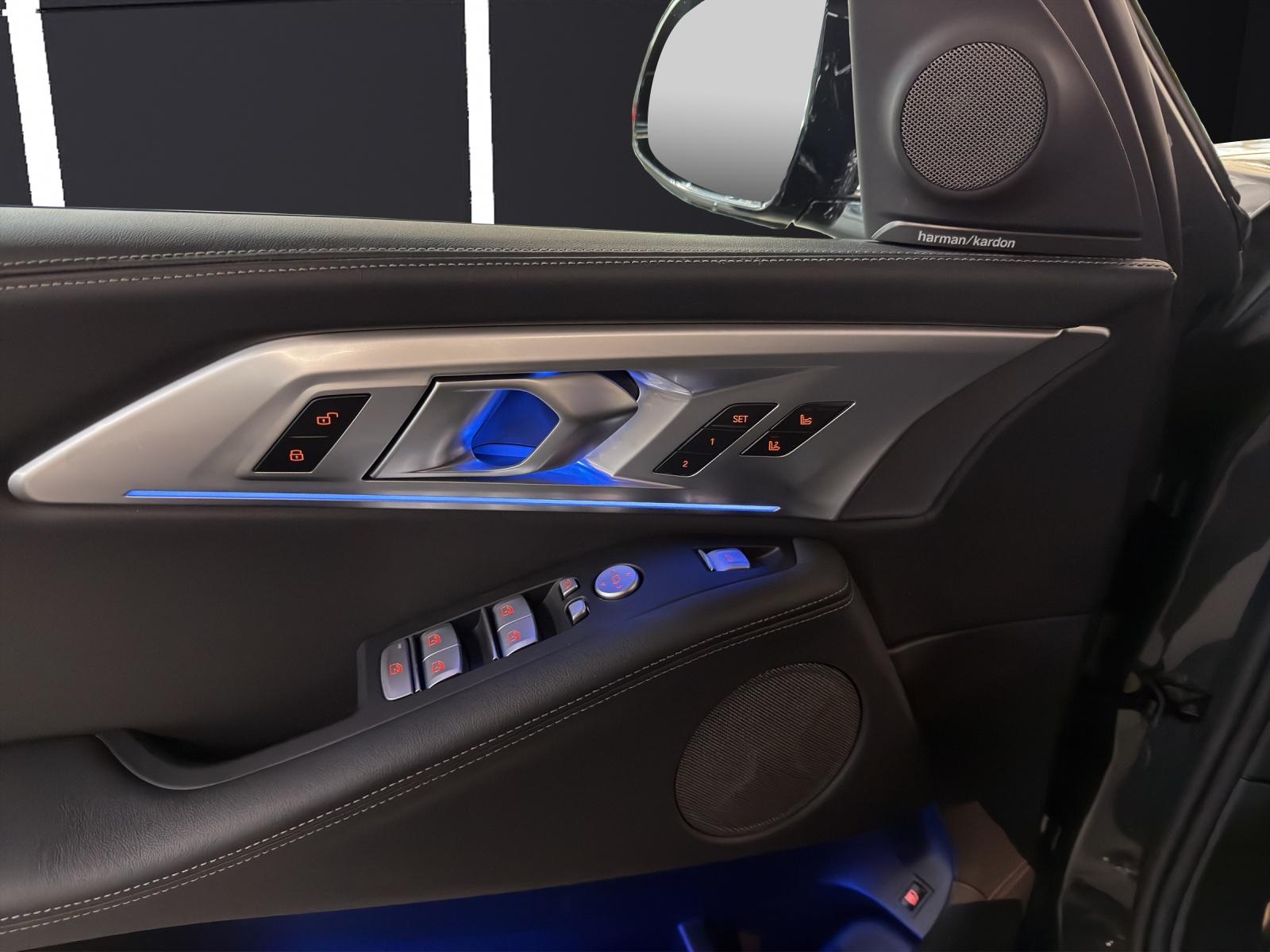 BMW XM 50e Plug-in Hybrid-image-14