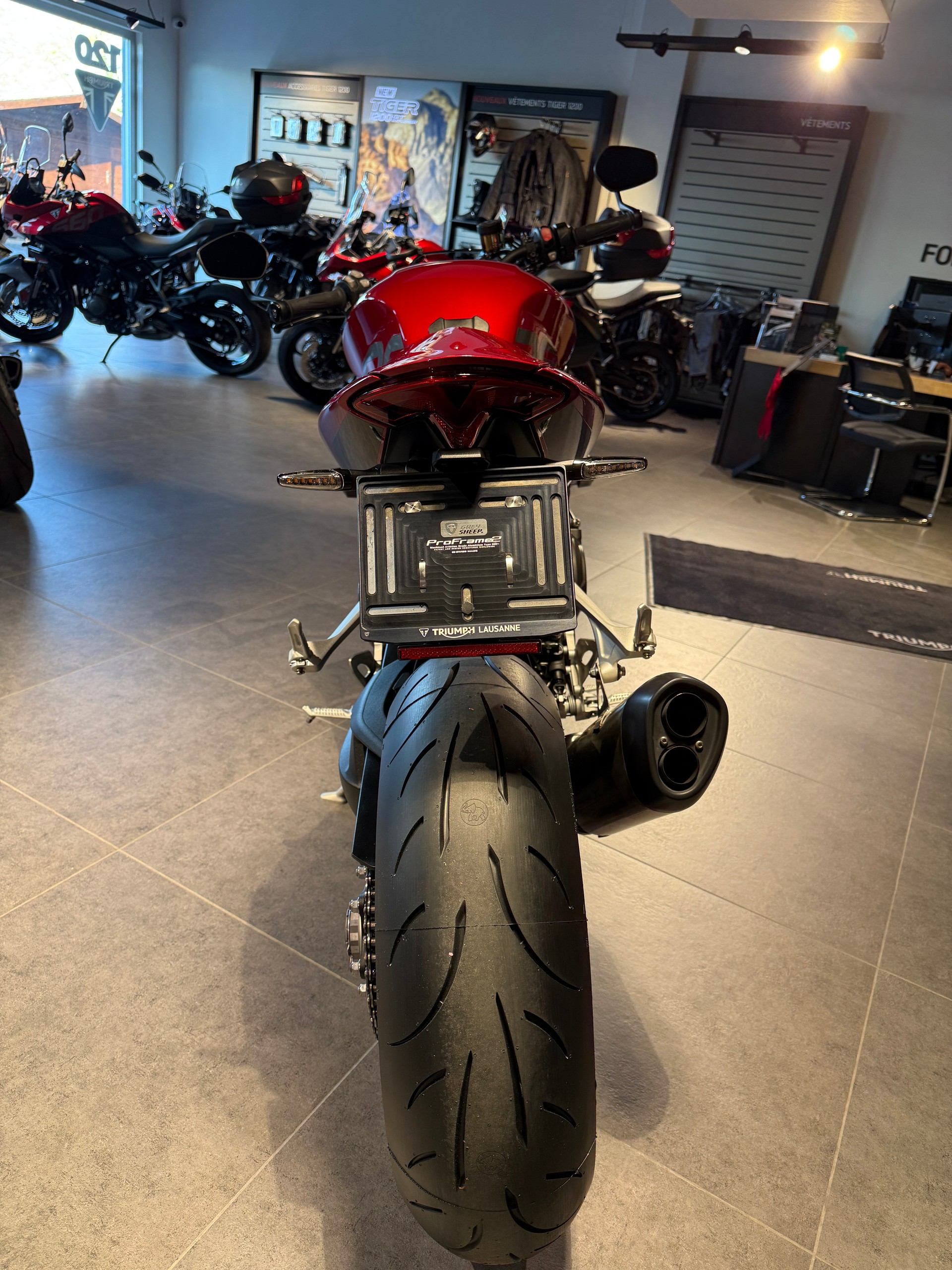 TRIUMPH Speed Triple RS-showroom-element-3