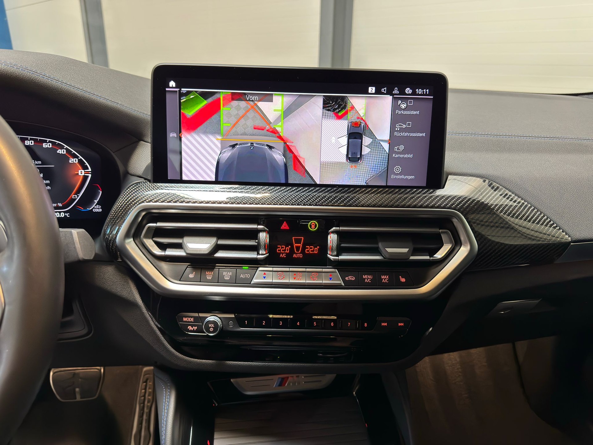 BMW X4 M40d-image-12