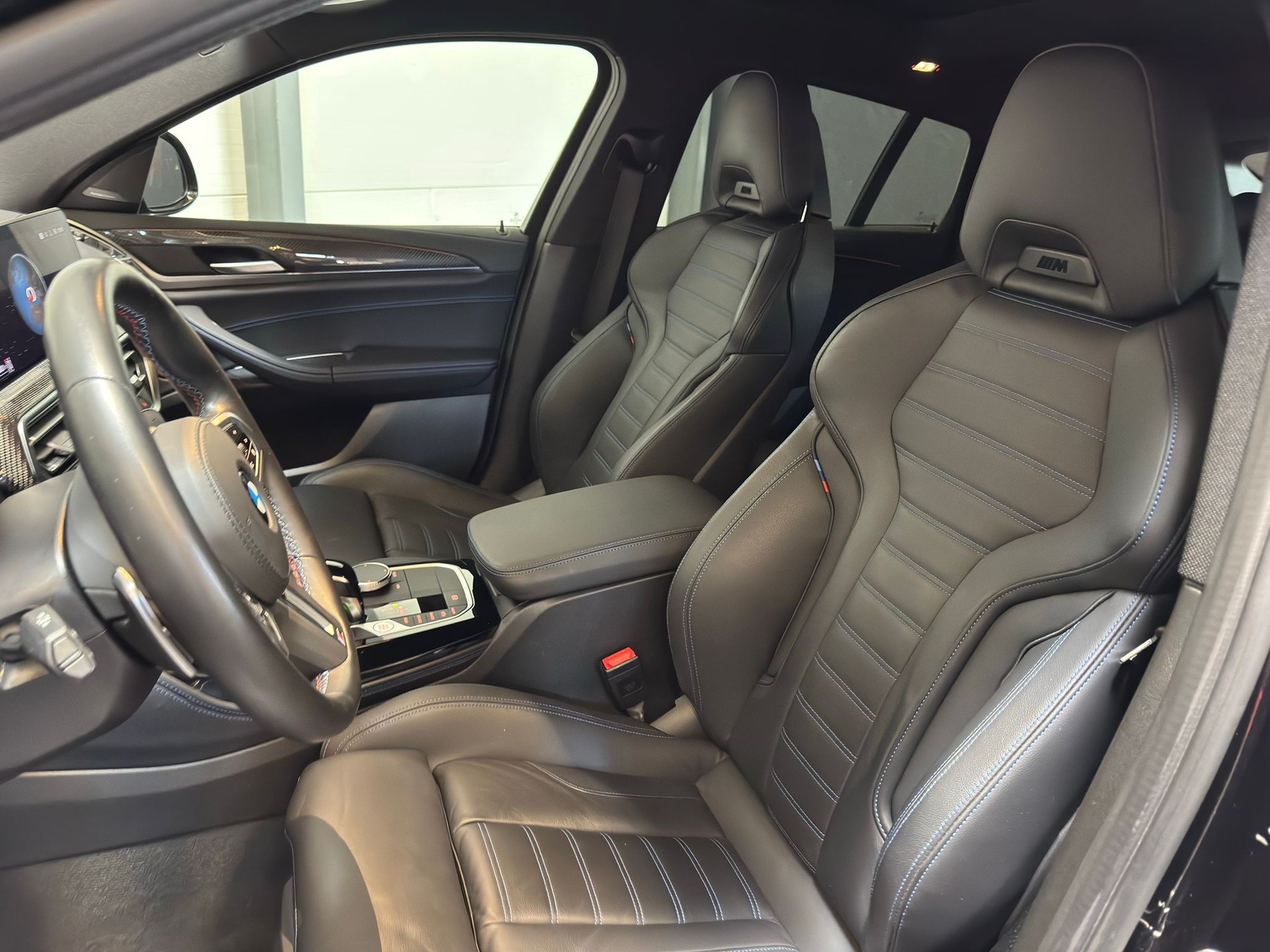 BMW X4 M40d-image-13