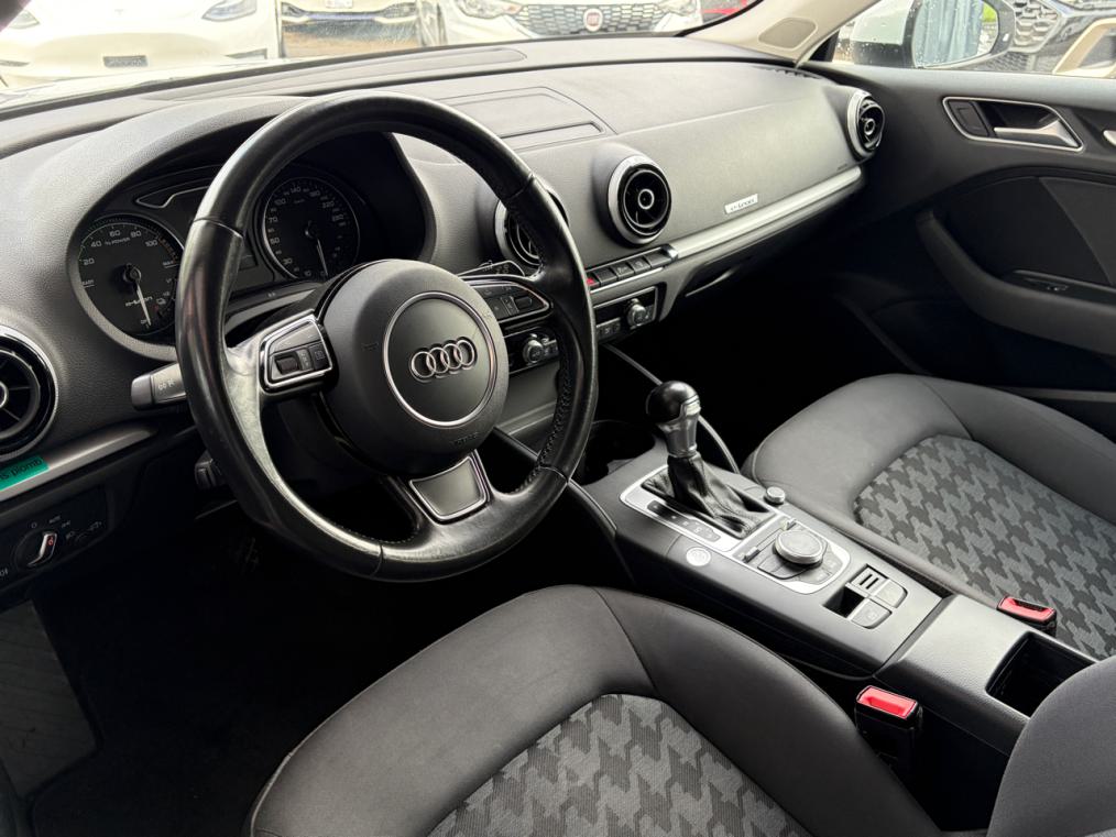AUDI A3 Sportback 1.4 e-tron Ambition S-tronic-image-3