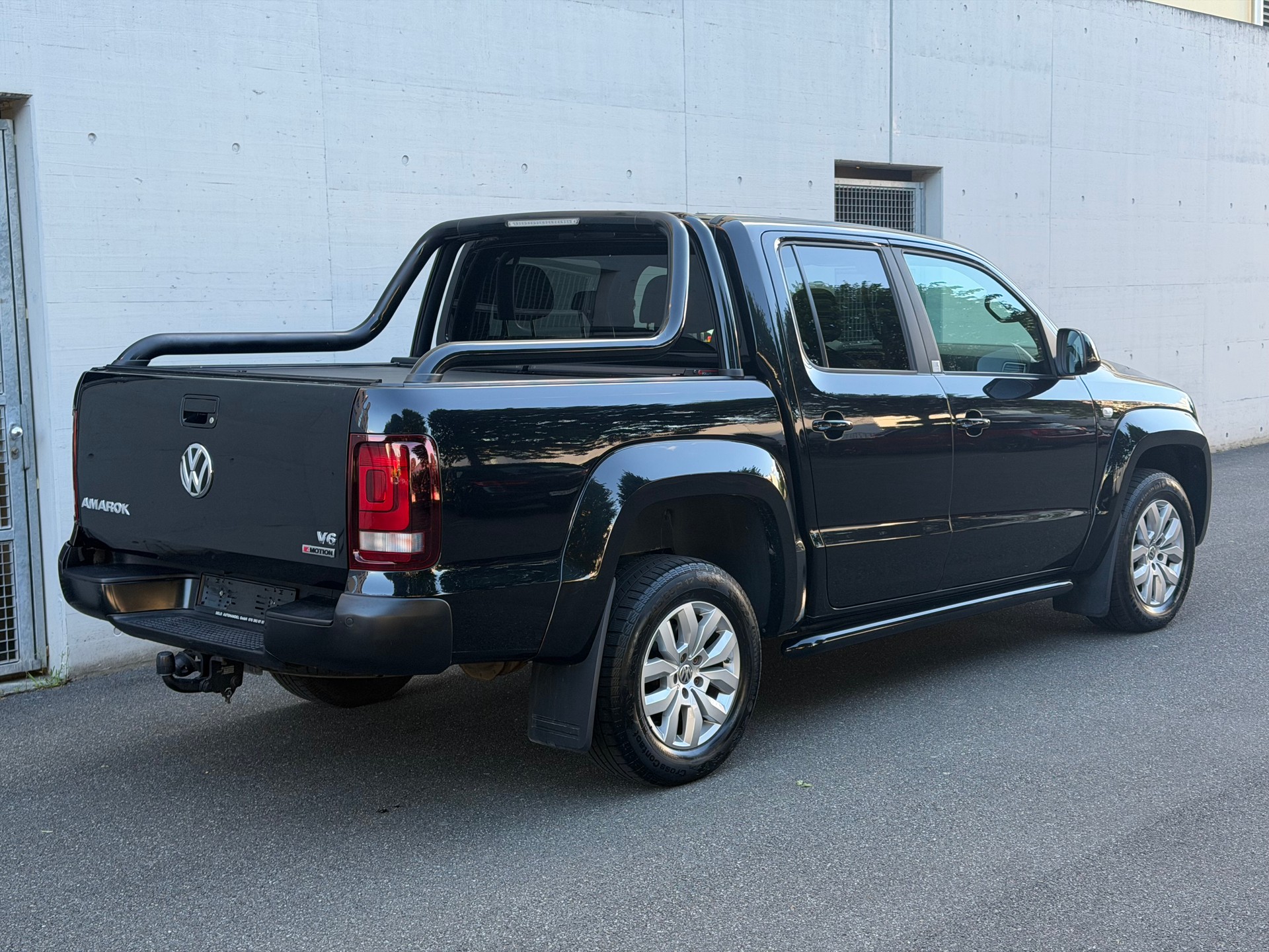 VW Amarok 3.0TDI Crossline 4Motion Automatic-image-5
