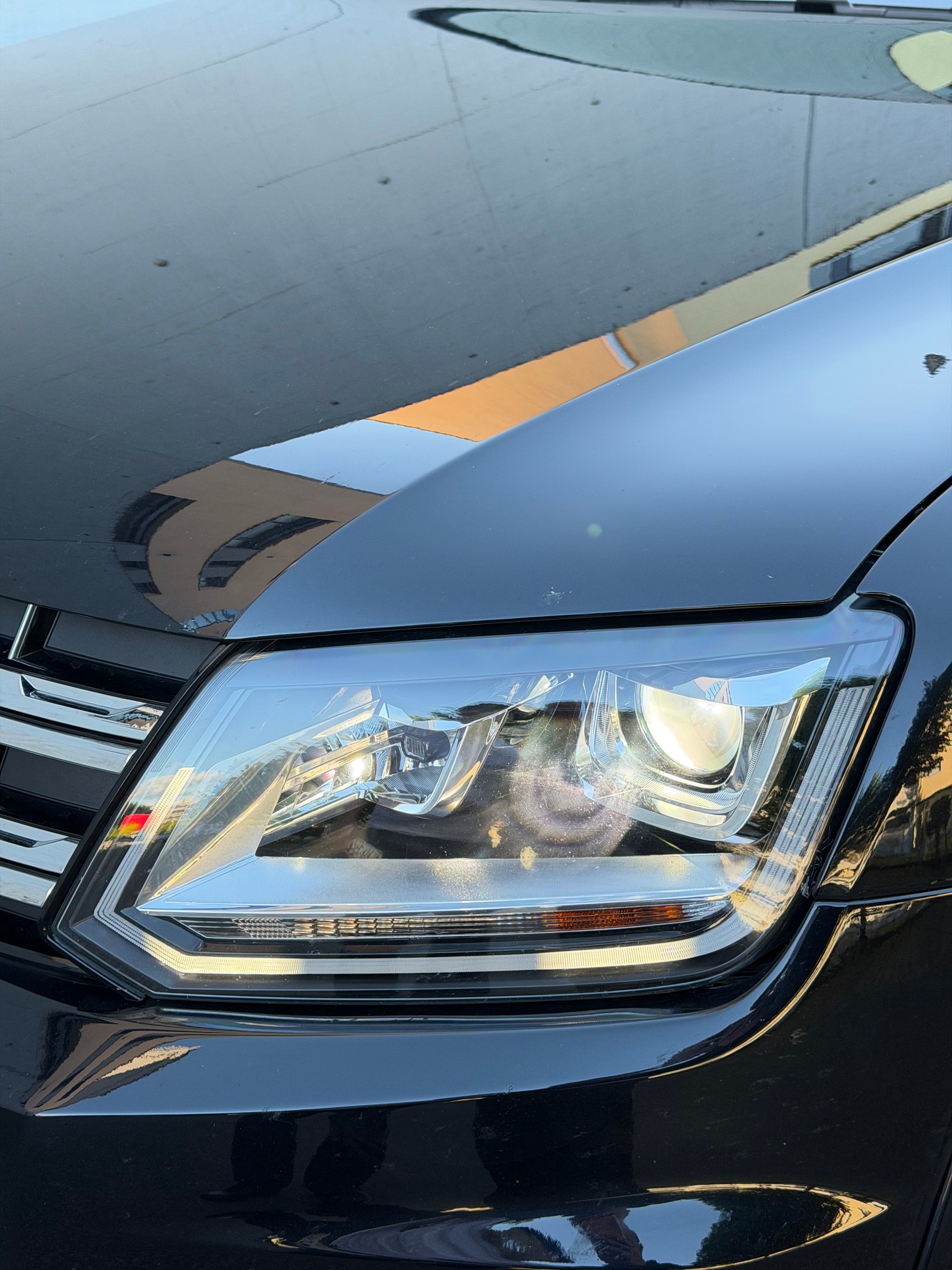VW Amarok 3.0TDI Crossline 4Motion Automatic-image-10