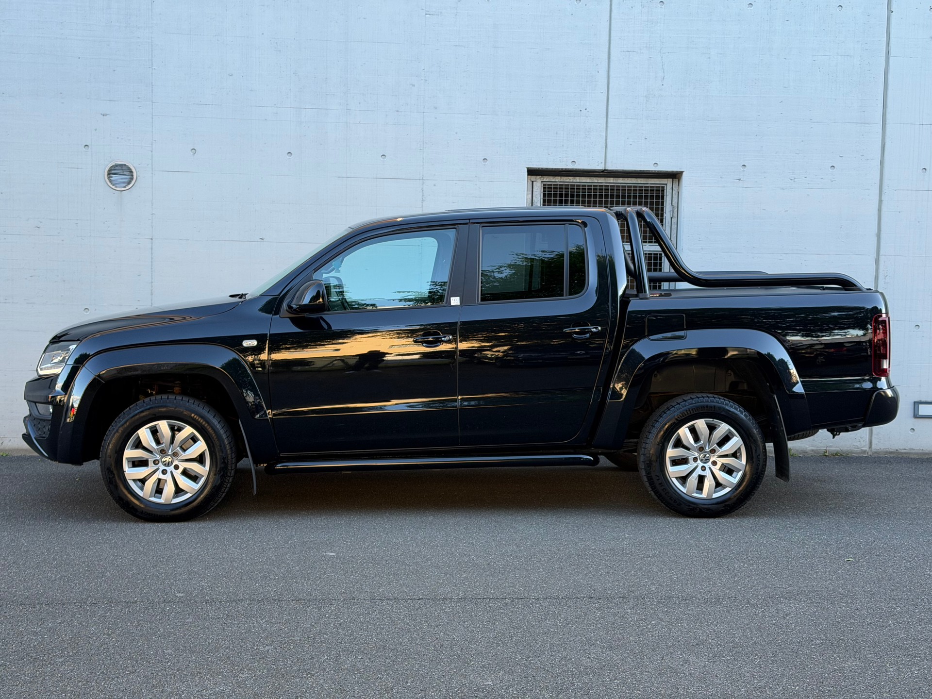 VW Amarok 3.0TDI Crossline 4Motion Automatic-image-2