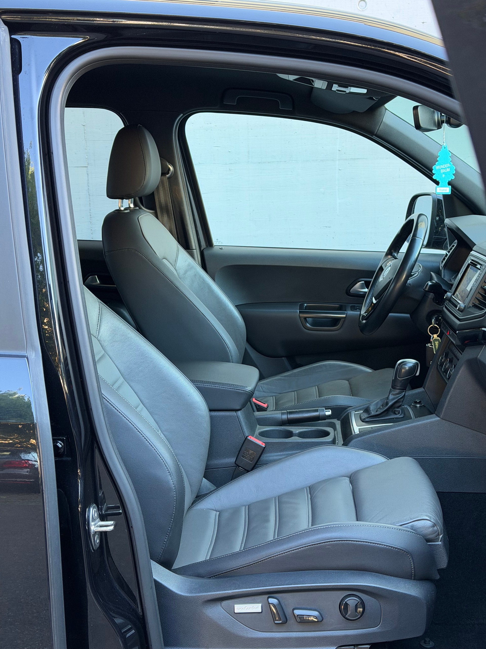 VW Amarok 3.0TDI Crossline 4Motion Automatic-image-7