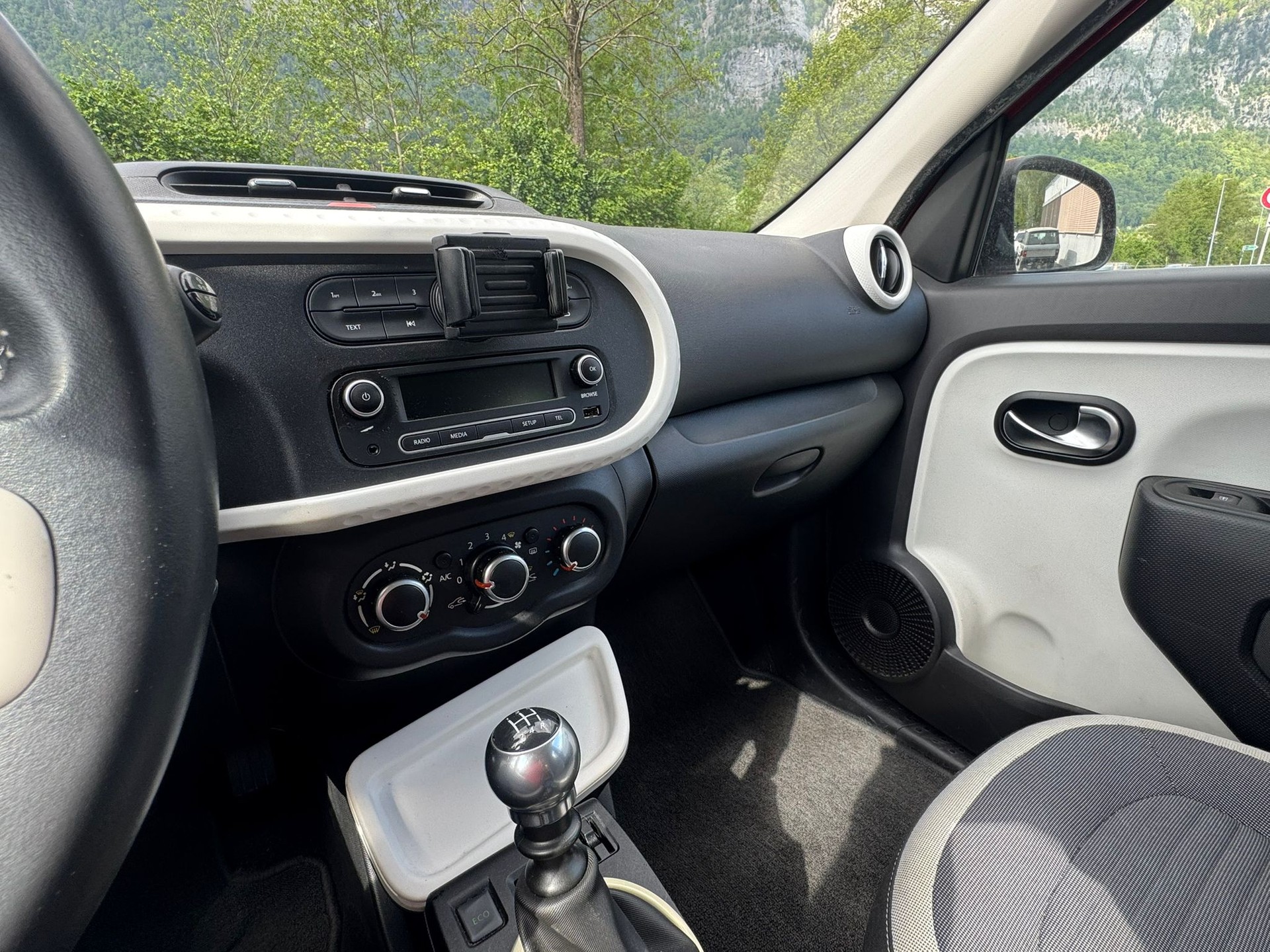 RENAULT Twingo 0.9 Intens-image-12