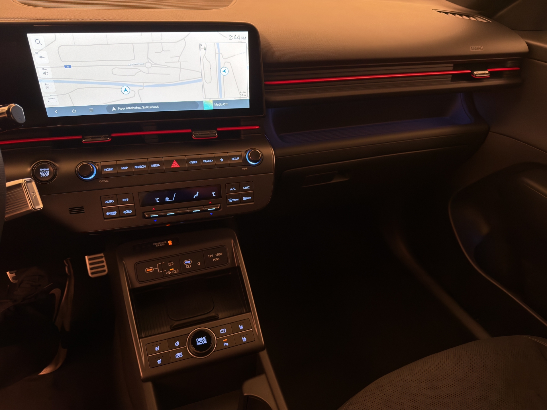 HYUNDAI Kona 1.6 GDi Hybrid N-Line-image-9