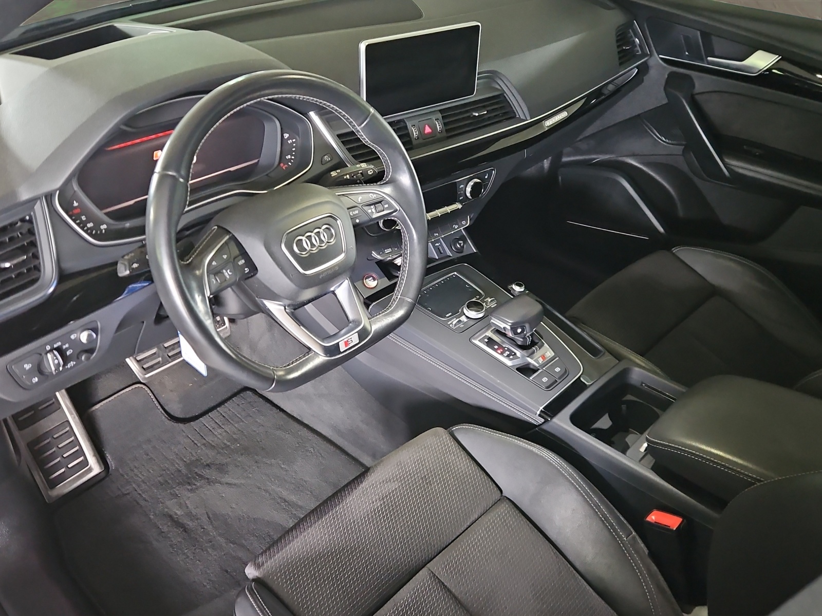 AUDI SQ5 3.0 TFSI quattro S-tronic-image-6