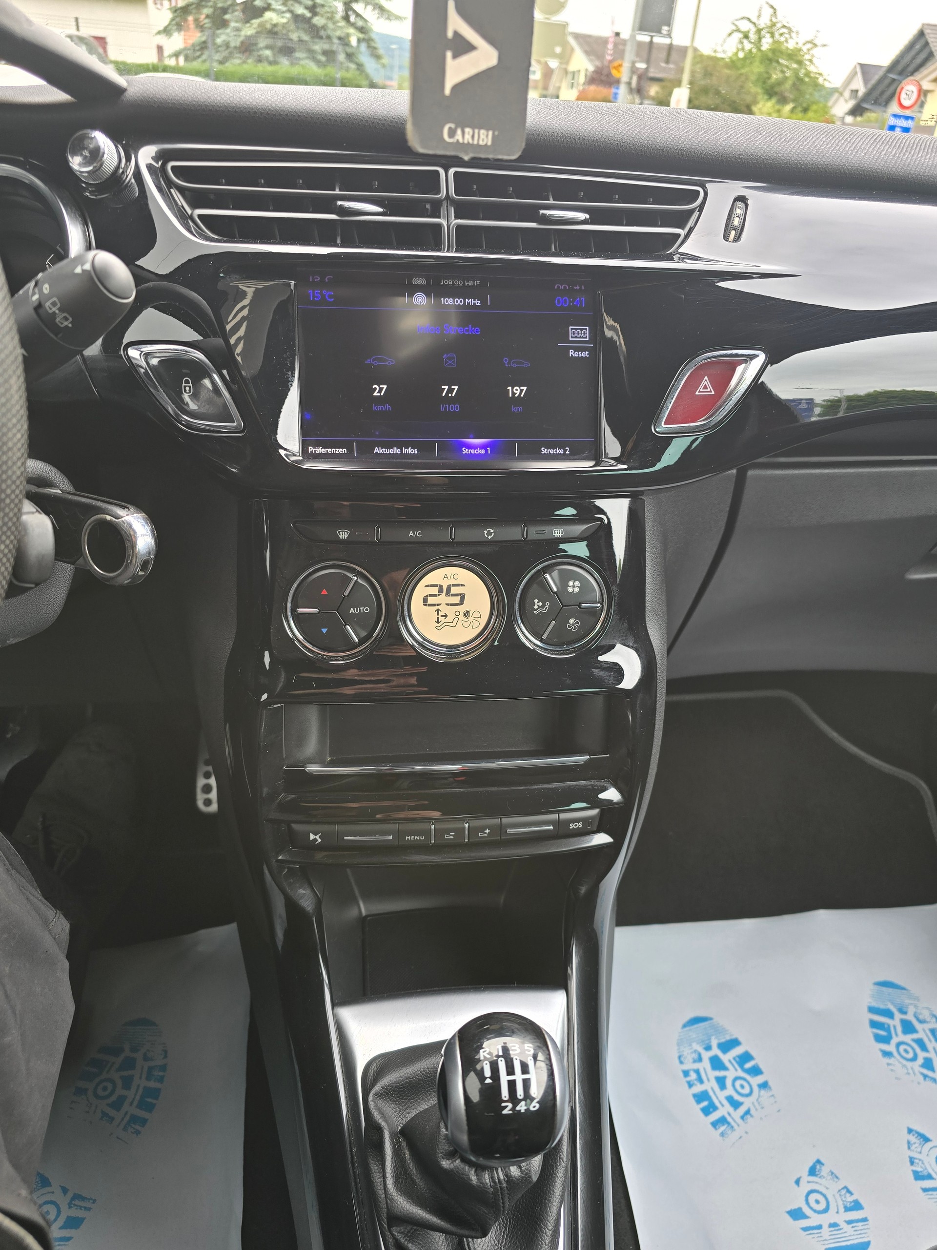 DS AUTOMOBILES DS 3 1.2 PureTech SO Chic-image-10