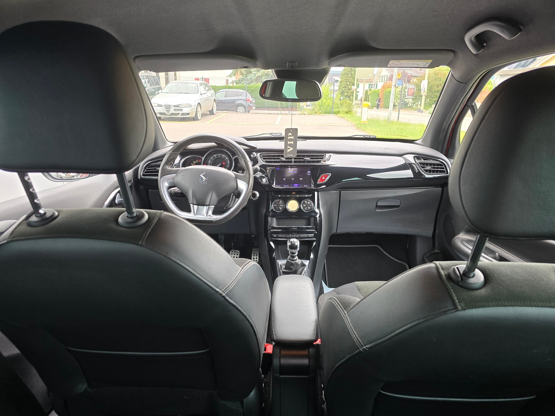 DS AUTOMOBILES DS 3 1.2 PureTech SO Chic-image-5