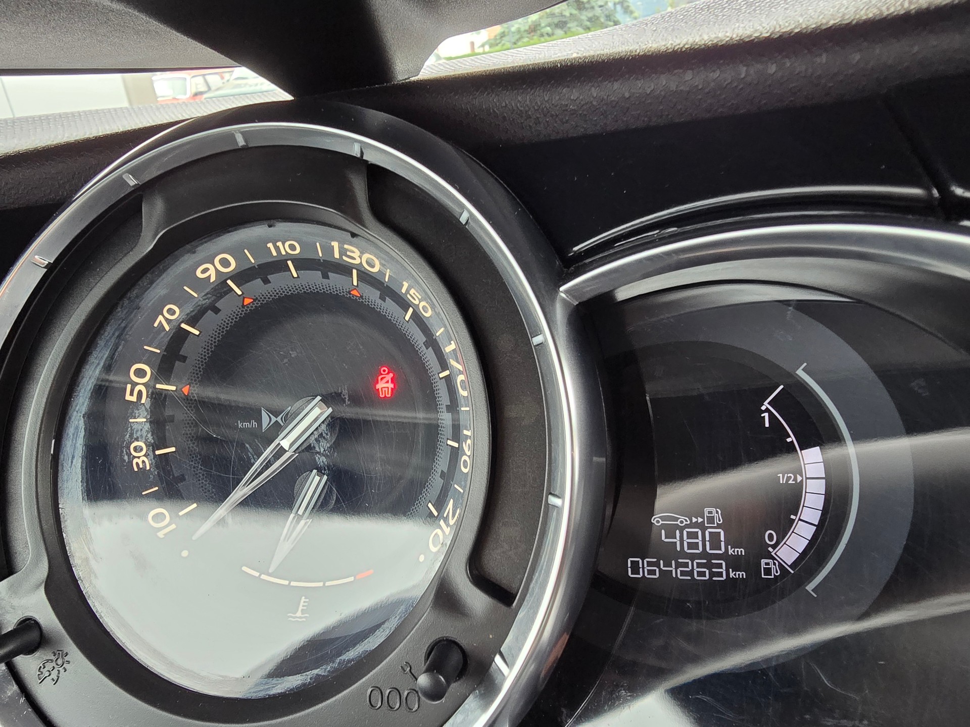 DS AUTOMOBILES DS 3 1.2 PureTech SO Chic-image-9