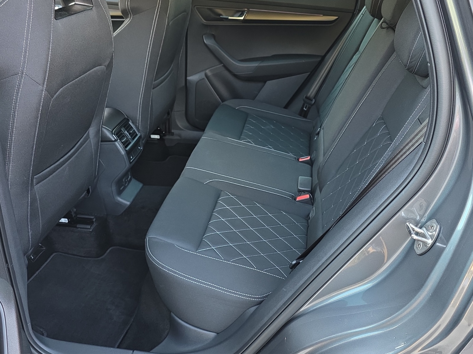 SKODA Karoq 2.0 TSI SportLine 4x4 DSG-image-8