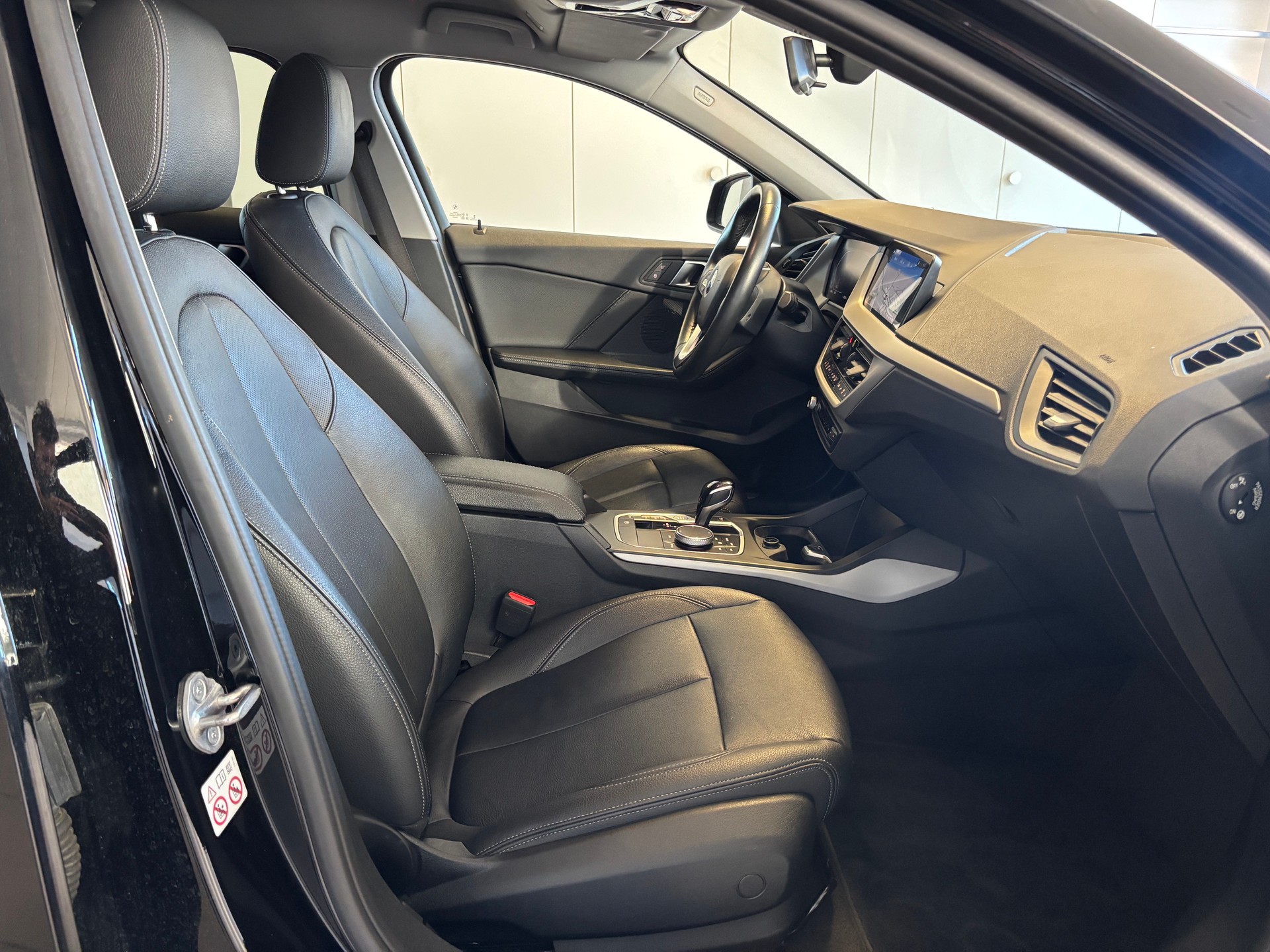 BMW 118i Steptronic-image-9