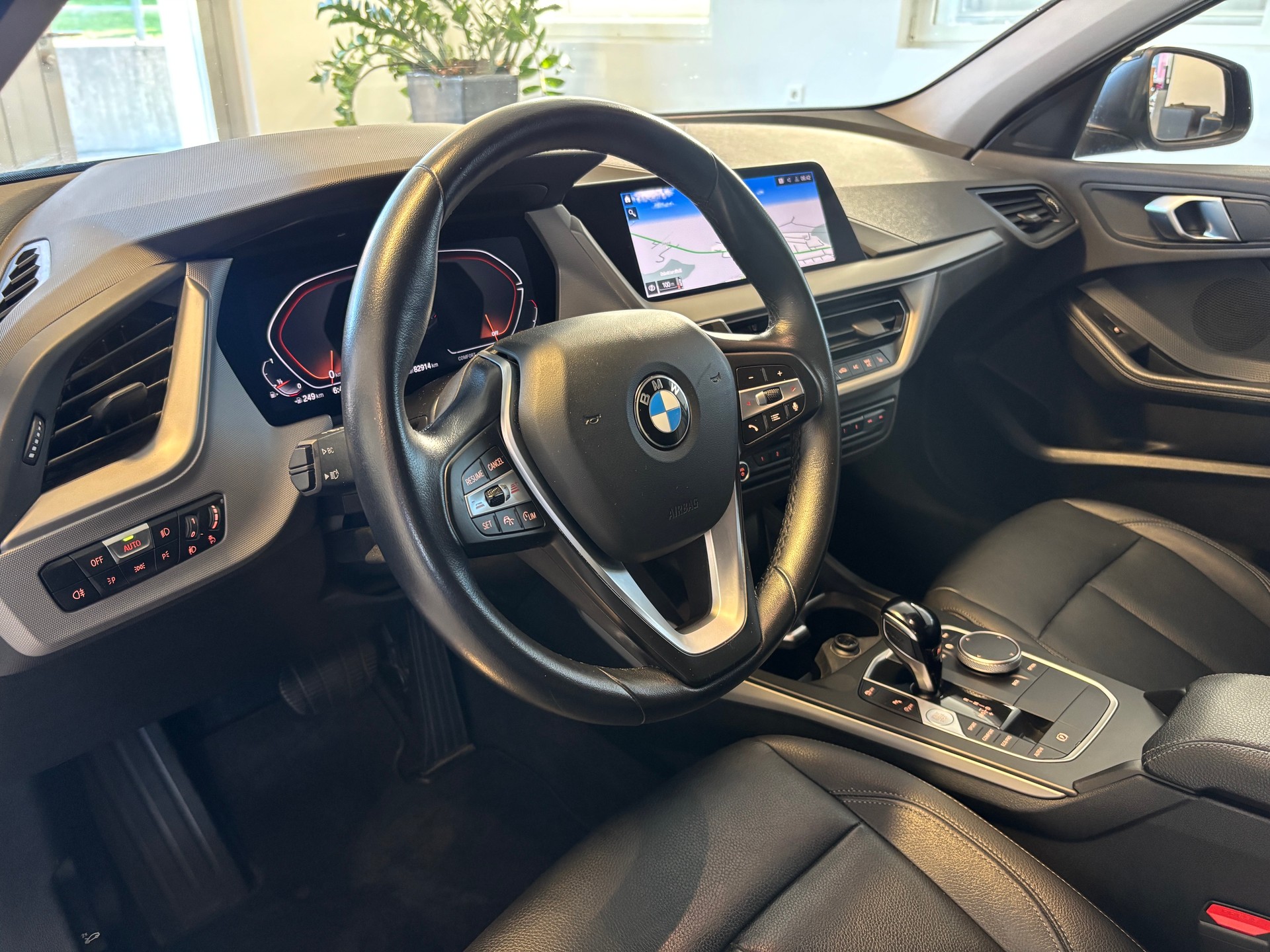 BMW 118i Steptronic-image-5