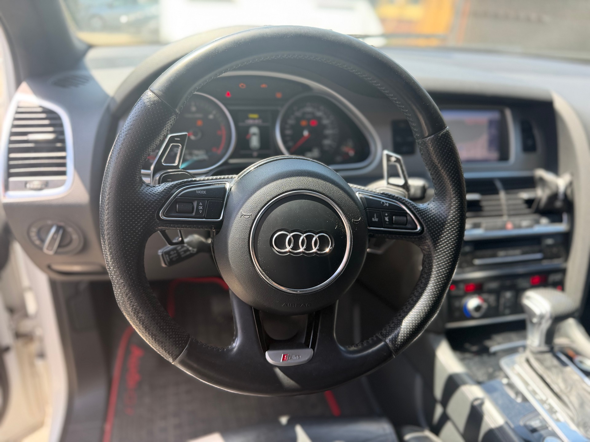 AUDI Q7 4.2 TDI quattro tiptronic-image-12