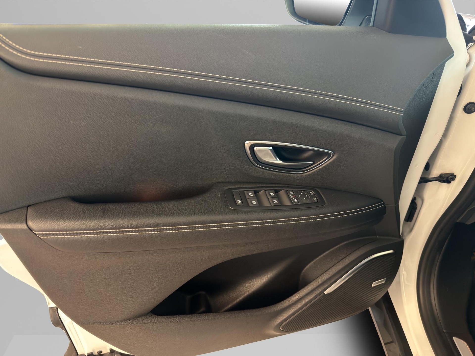 RENAULT Scénic 1.6 dCi 160 Bose EDC-image-17