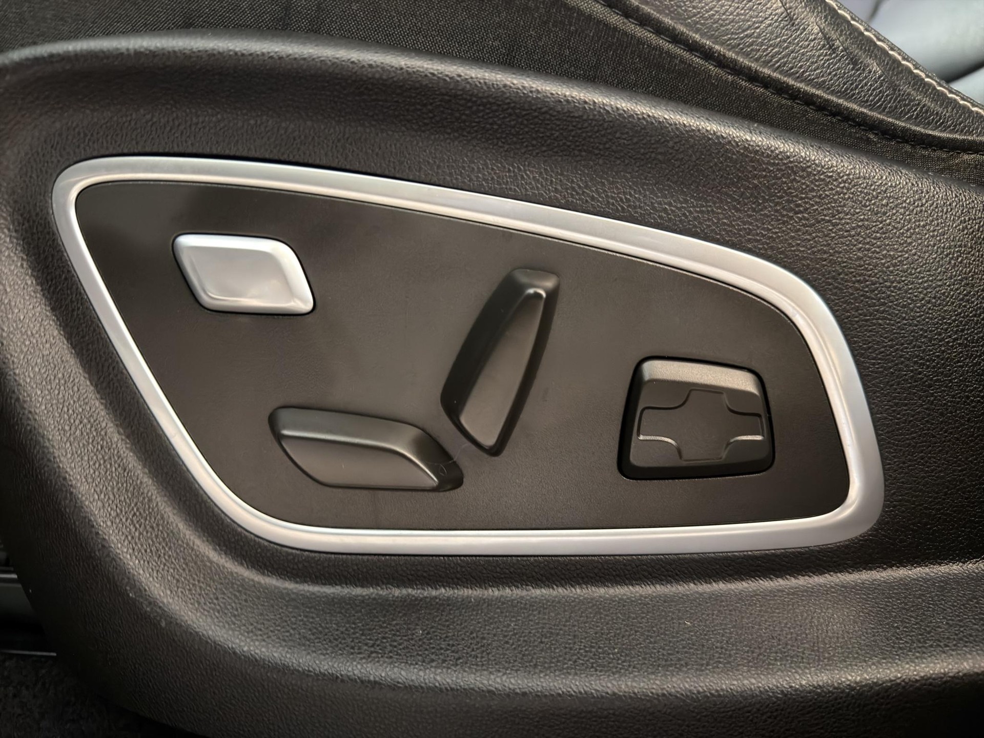 RENAULT Scénic 1.6 dCi 160 Bose EDC-image-18