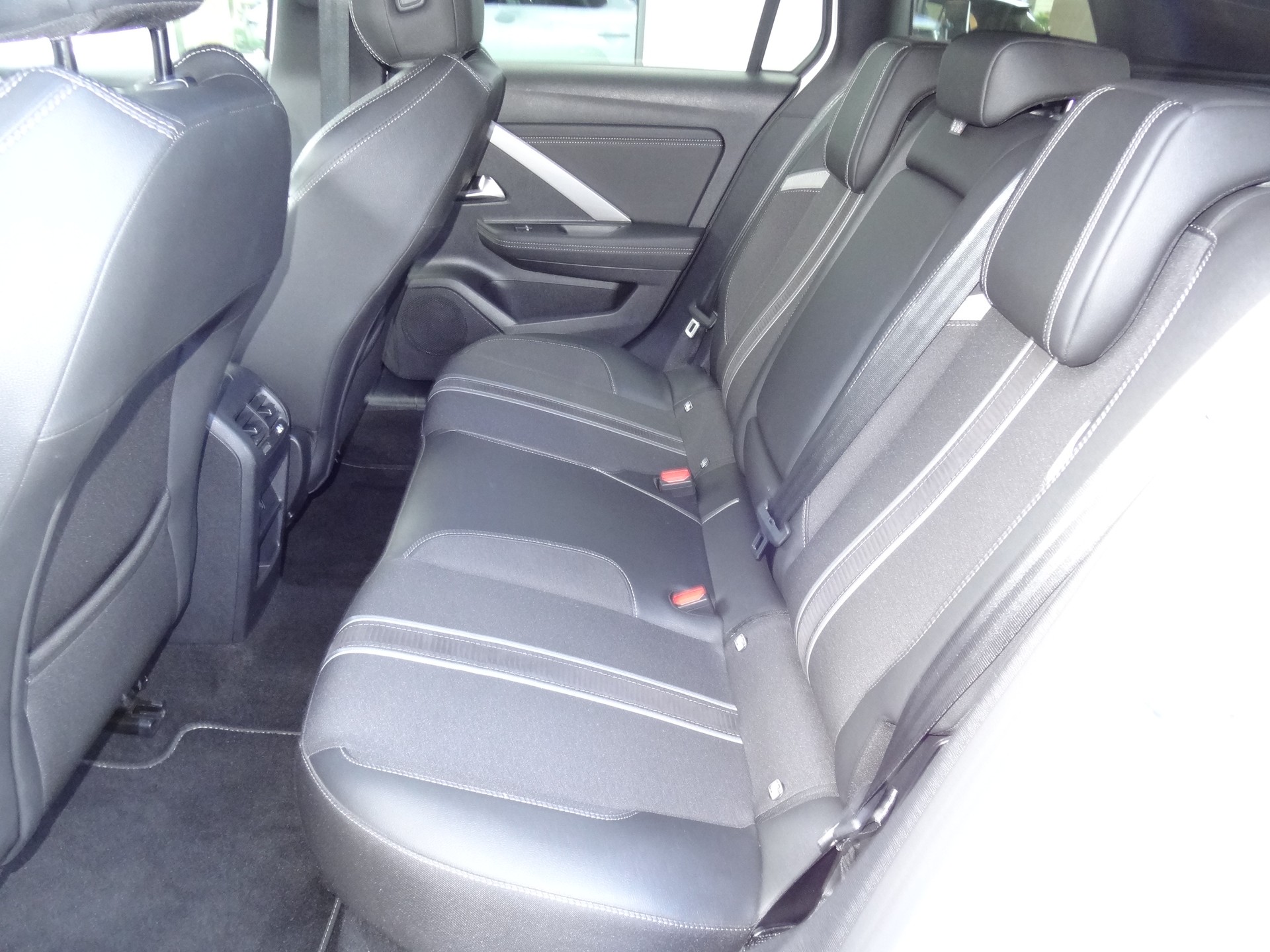 OPEL Astra Sports Tourer 1.6 PHEV Turbo GS A-image-11