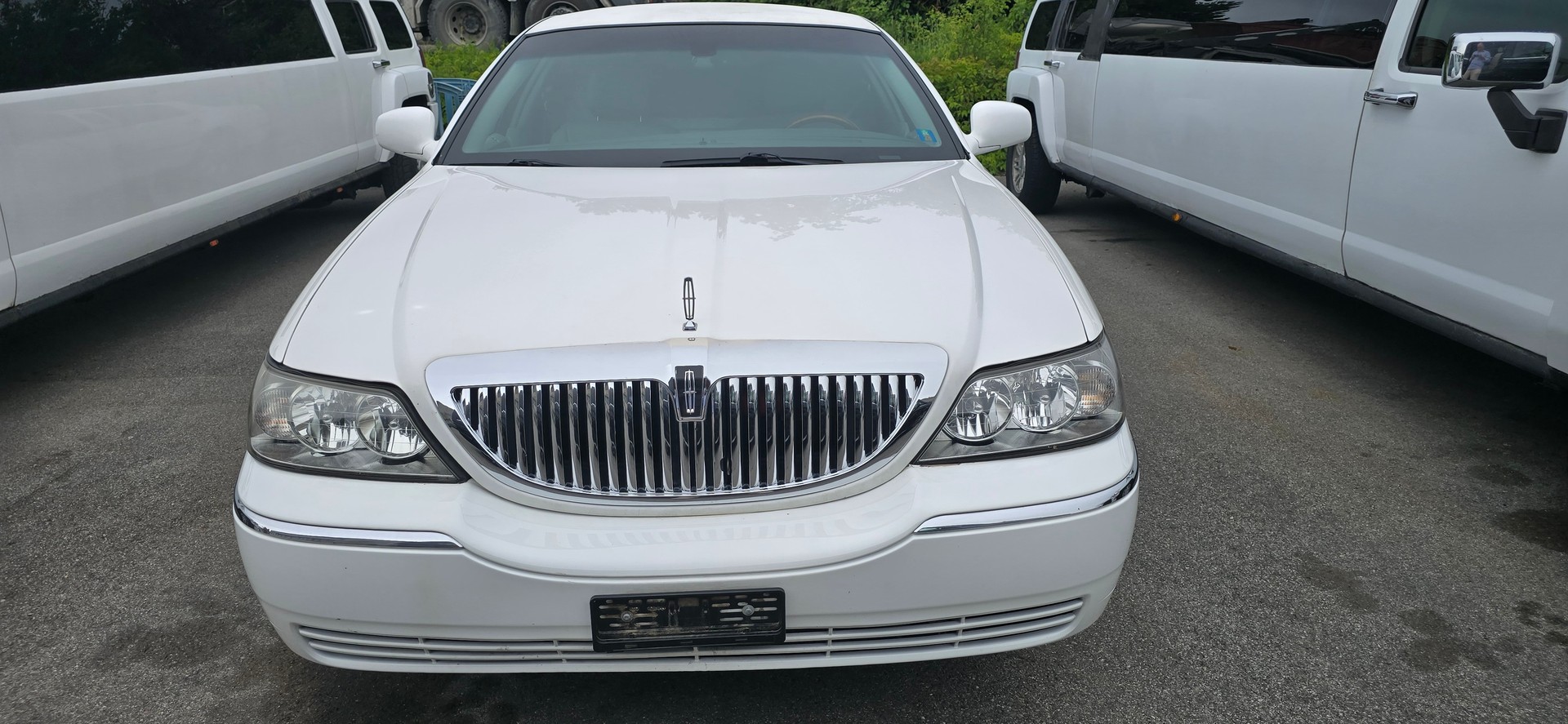 LINCOLN Town Car-image-2