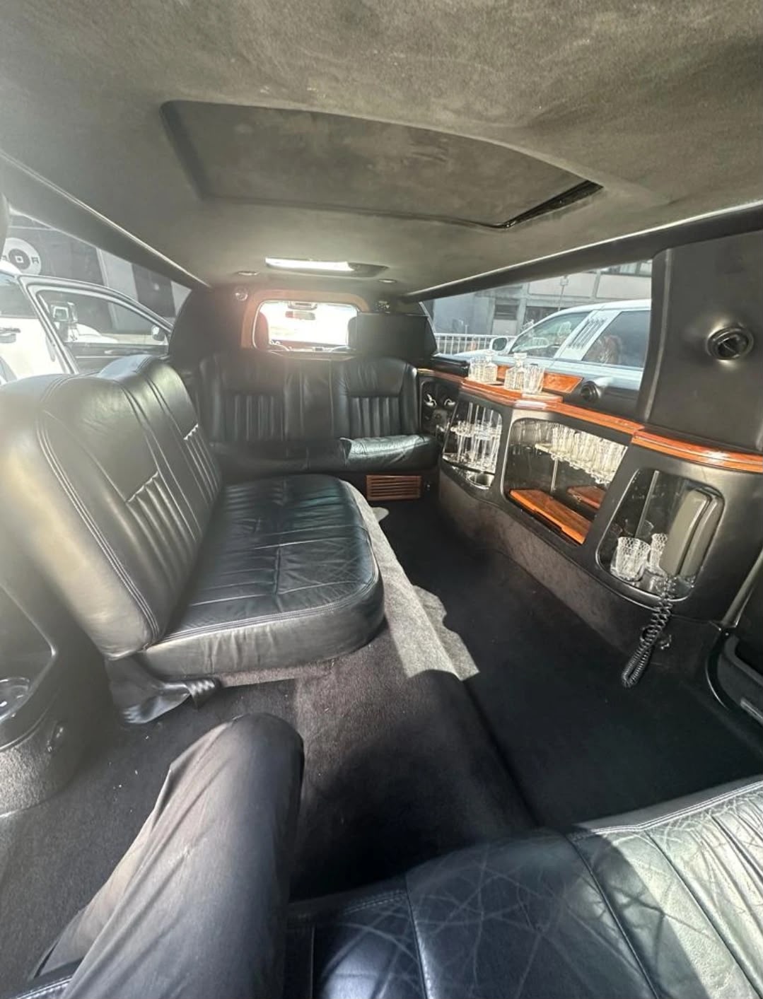 LINCOLN Town Car-image-6